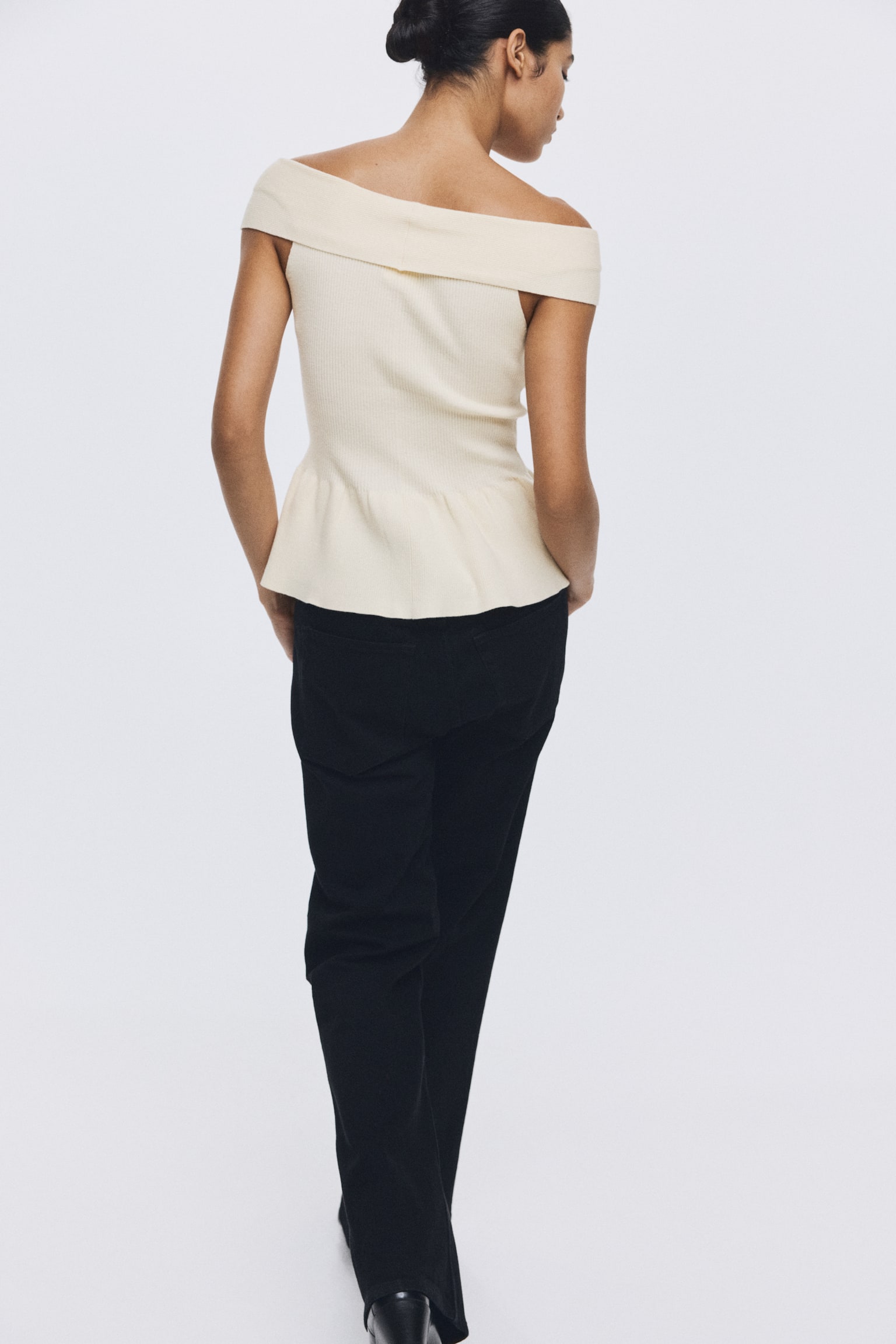 Bow-detail off-the-shoulder top - Cream/Black - 5