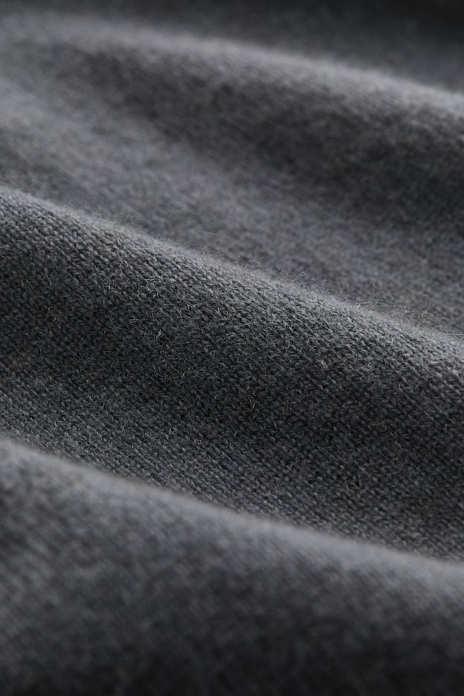 Pullover in cashmere sottile - Grigio scuro/Talpa scuro/Beige chiaro mélange/Blu - 3