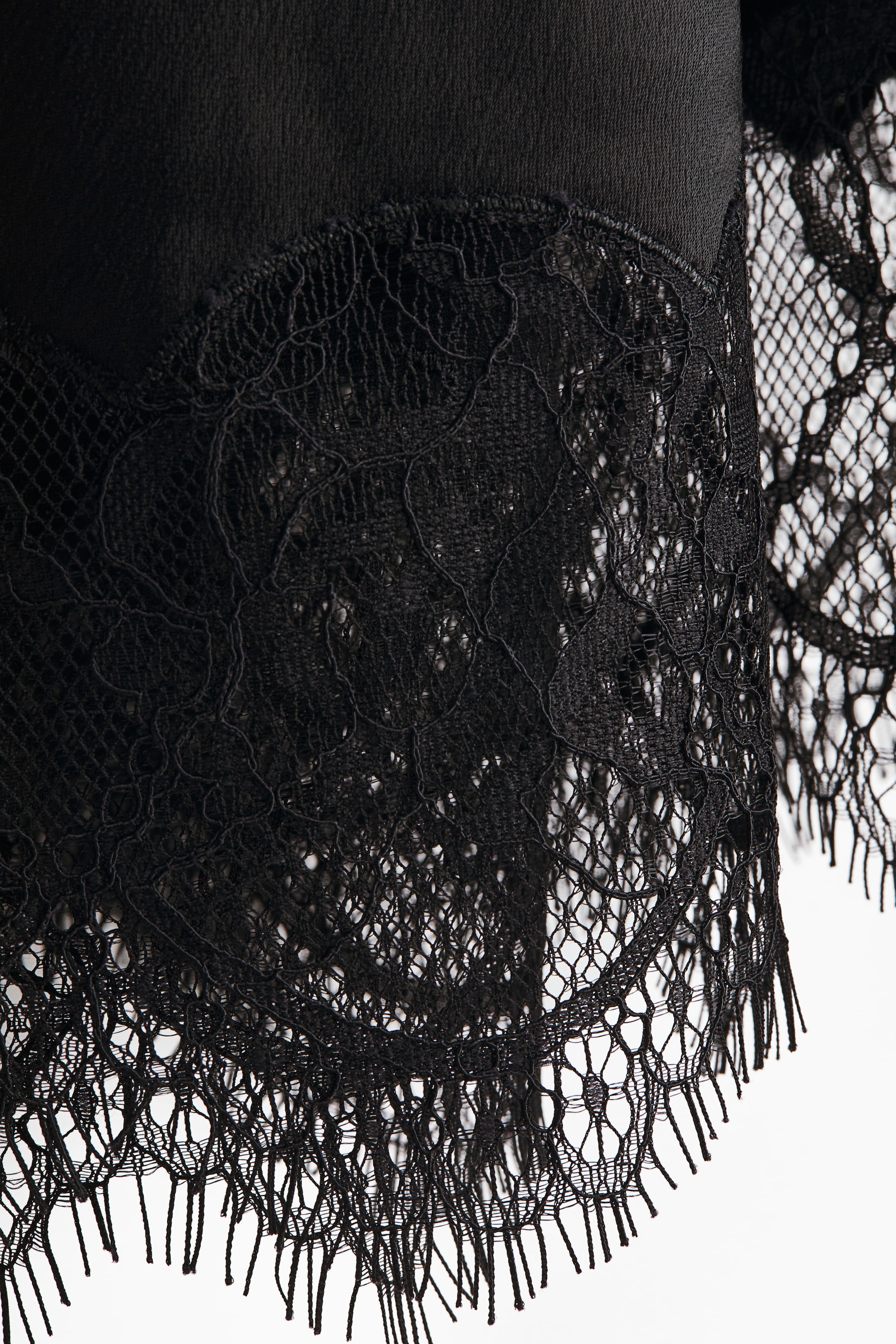 Zobraziť väčší obrázok: MAMA Lace-trimmed satin skirt - Čierna - ŽENY | H&M SK 6