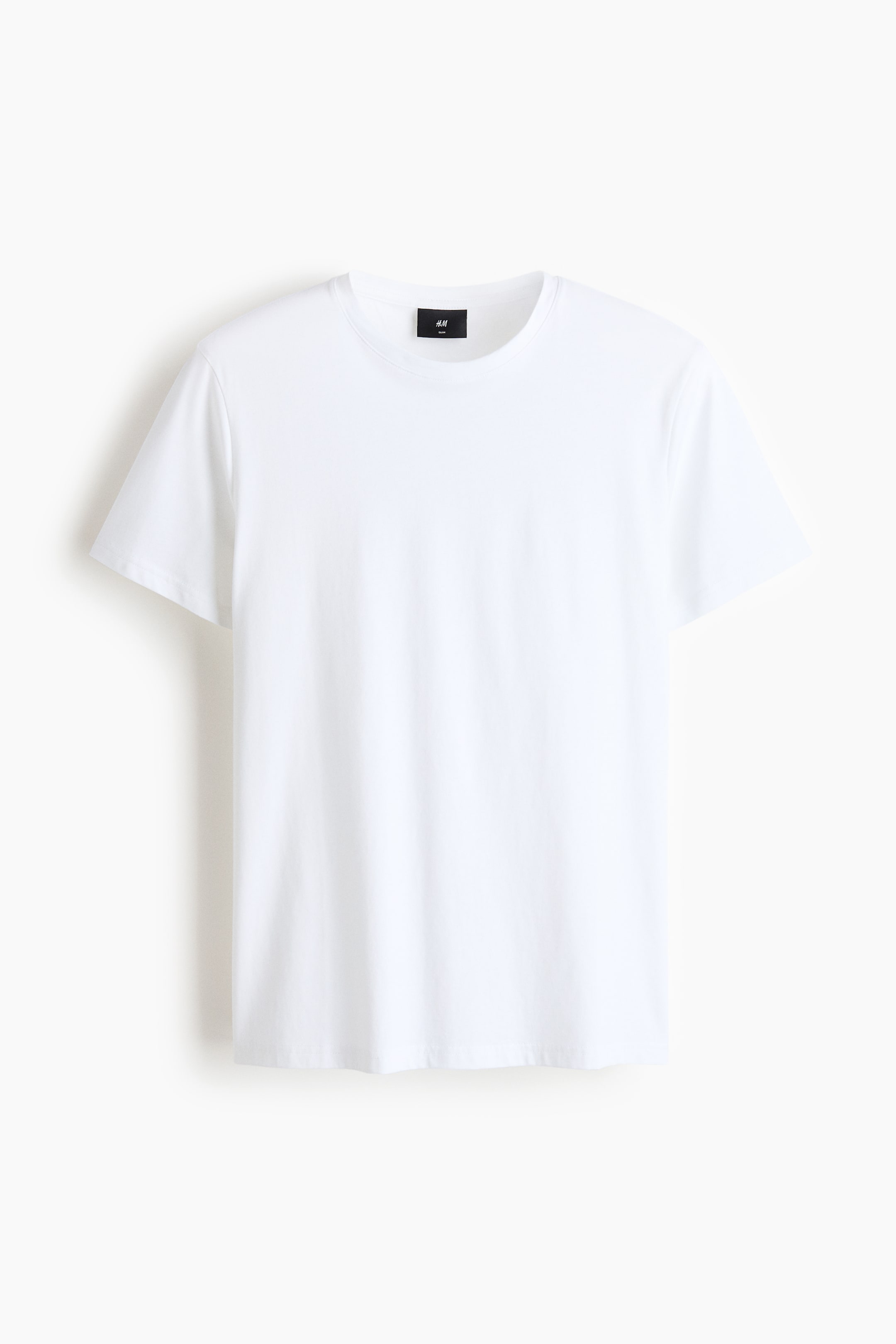 Grotere afbeelding bekijken: Een witte slim-fit t-shirt toont zijn vooraanzicht. Het heeft een ronde halslijn met een fijn geribde afwerking, korte mouwen en een recht gesneden zoom. Een zwart merklabel is zichtbaar aan de achterkant van de nek.