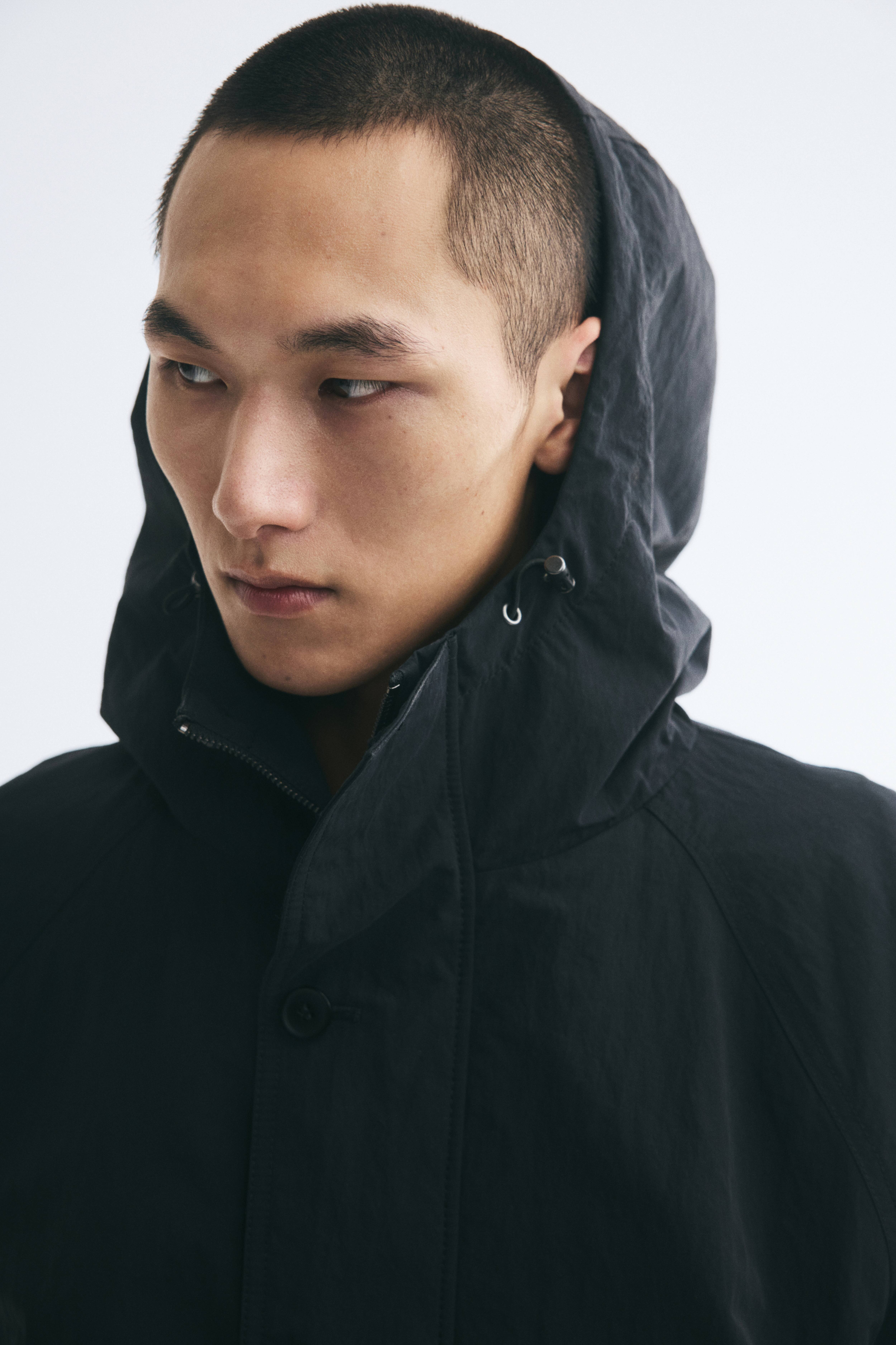 Veste coupe-vent à capuche en nylon