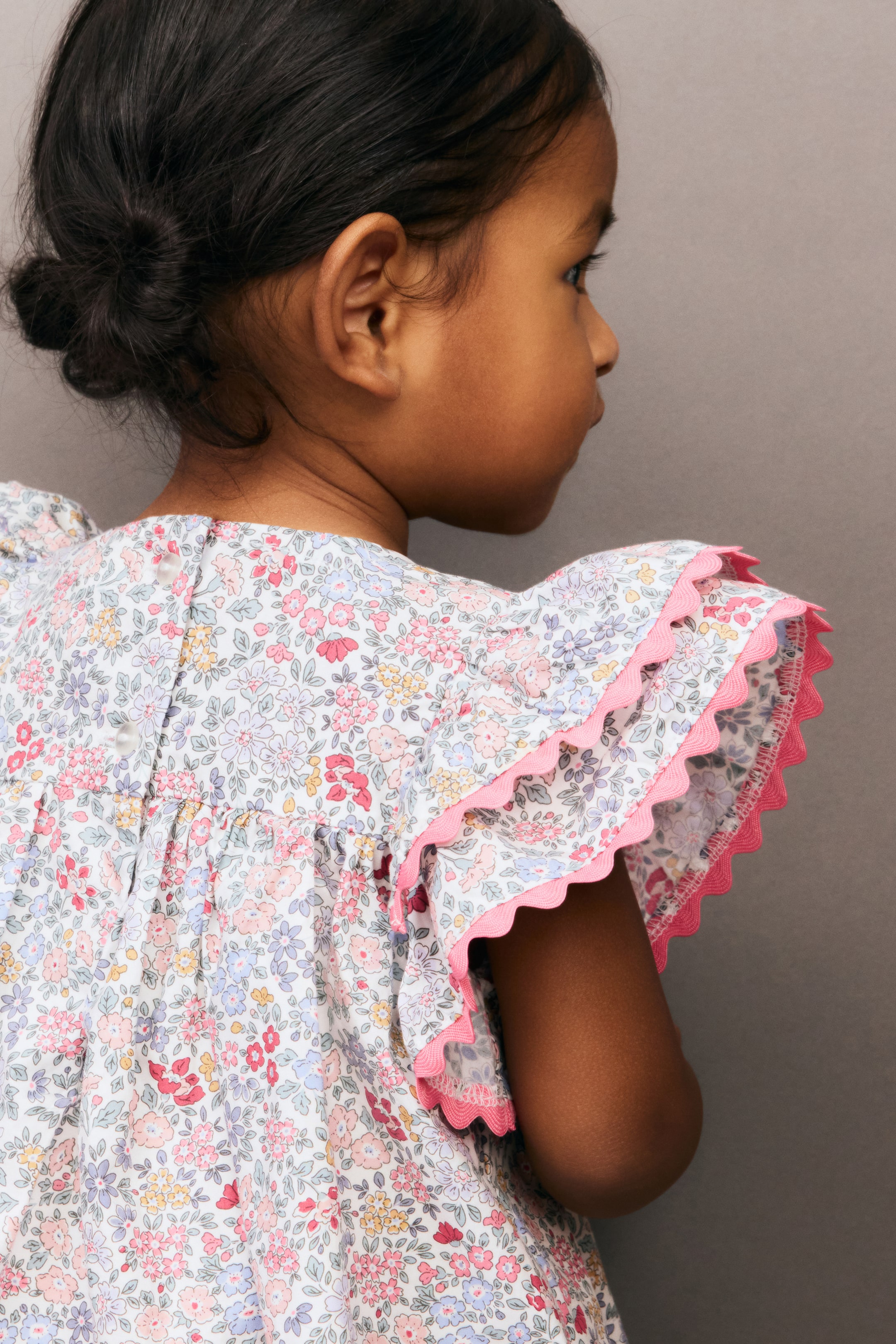 Ampliar la imagen: Conjunto 2 piezas con vestido y shorts abombados - Azul claro/Floreado - Kids | H&M MX 3