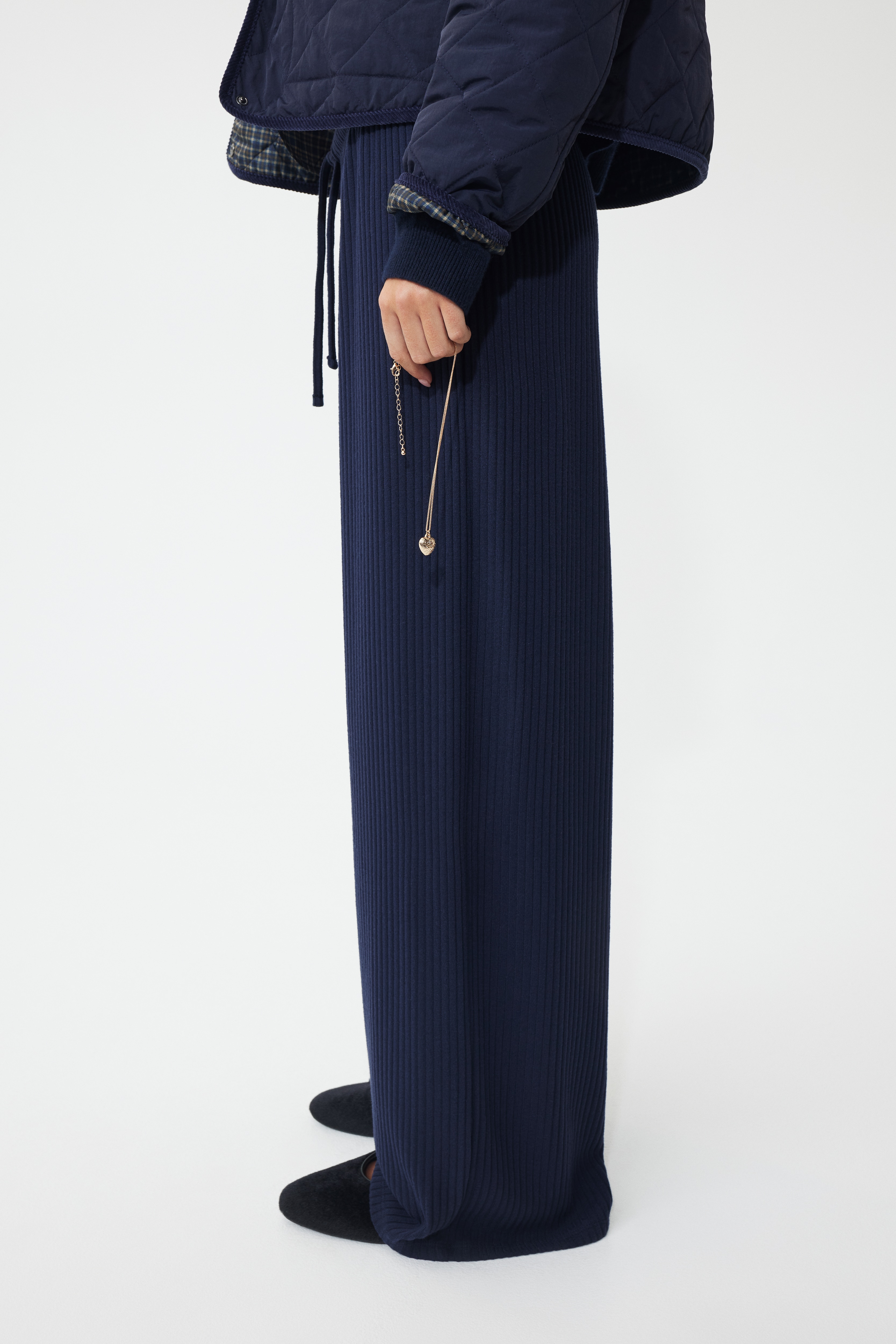 Wide rib-knit trousers