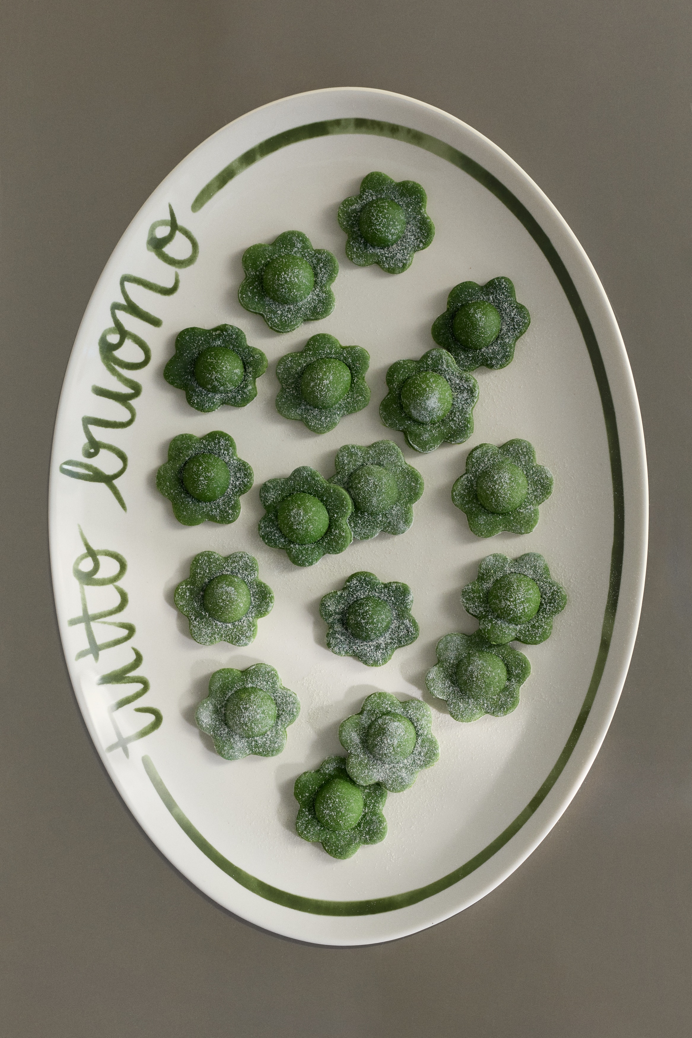 Large porcelain serving plate - White/Green