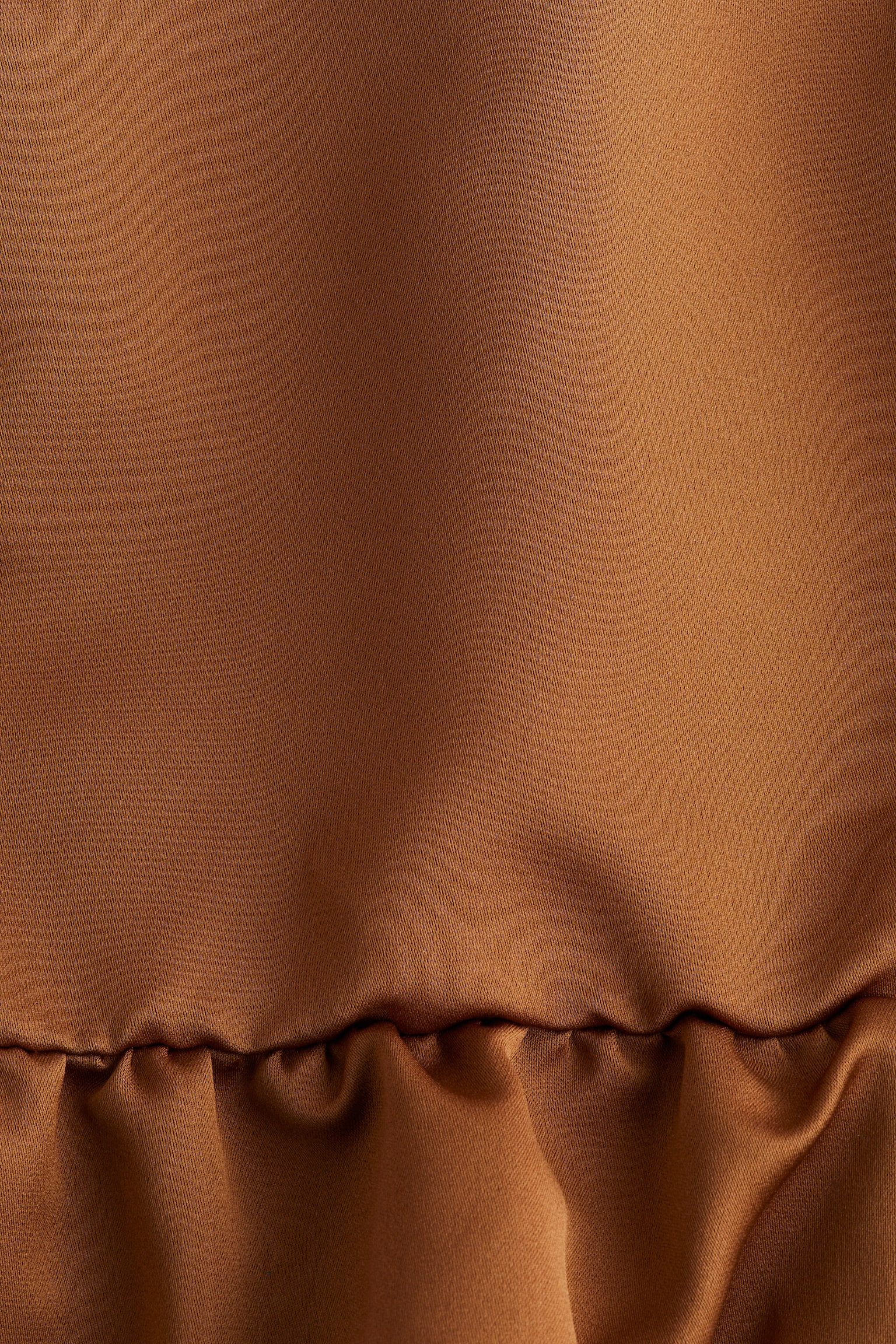 קרופ טופ עם שוליים בגזרת בלון - חום/שחור/שחור - 4