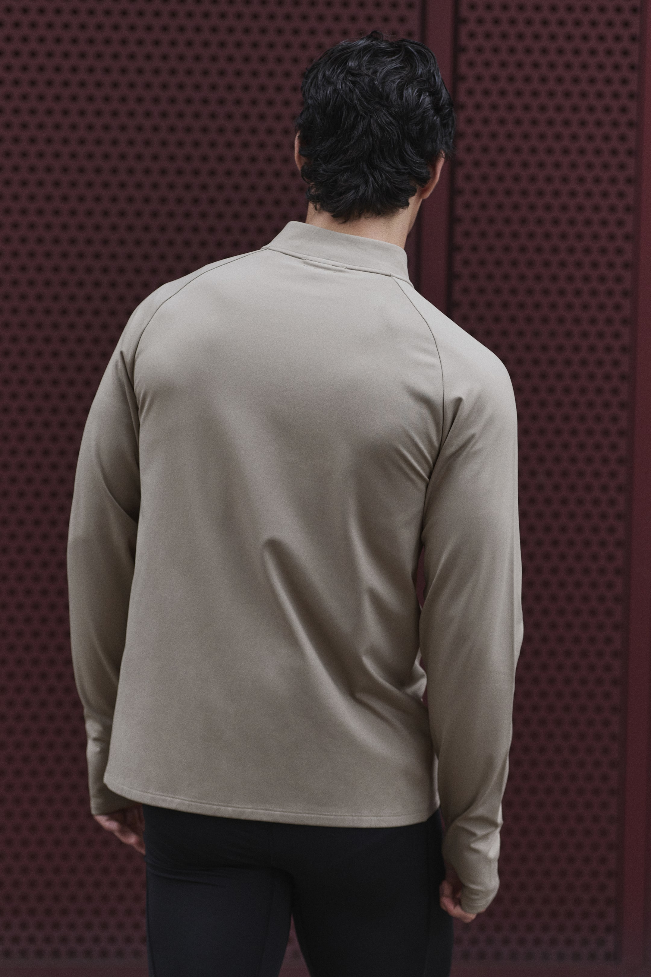 View larger image: Mid-Layer Half-Zip Sports Shirt with ThermoMove™ - Dusty beige - Men | H&M CA 5