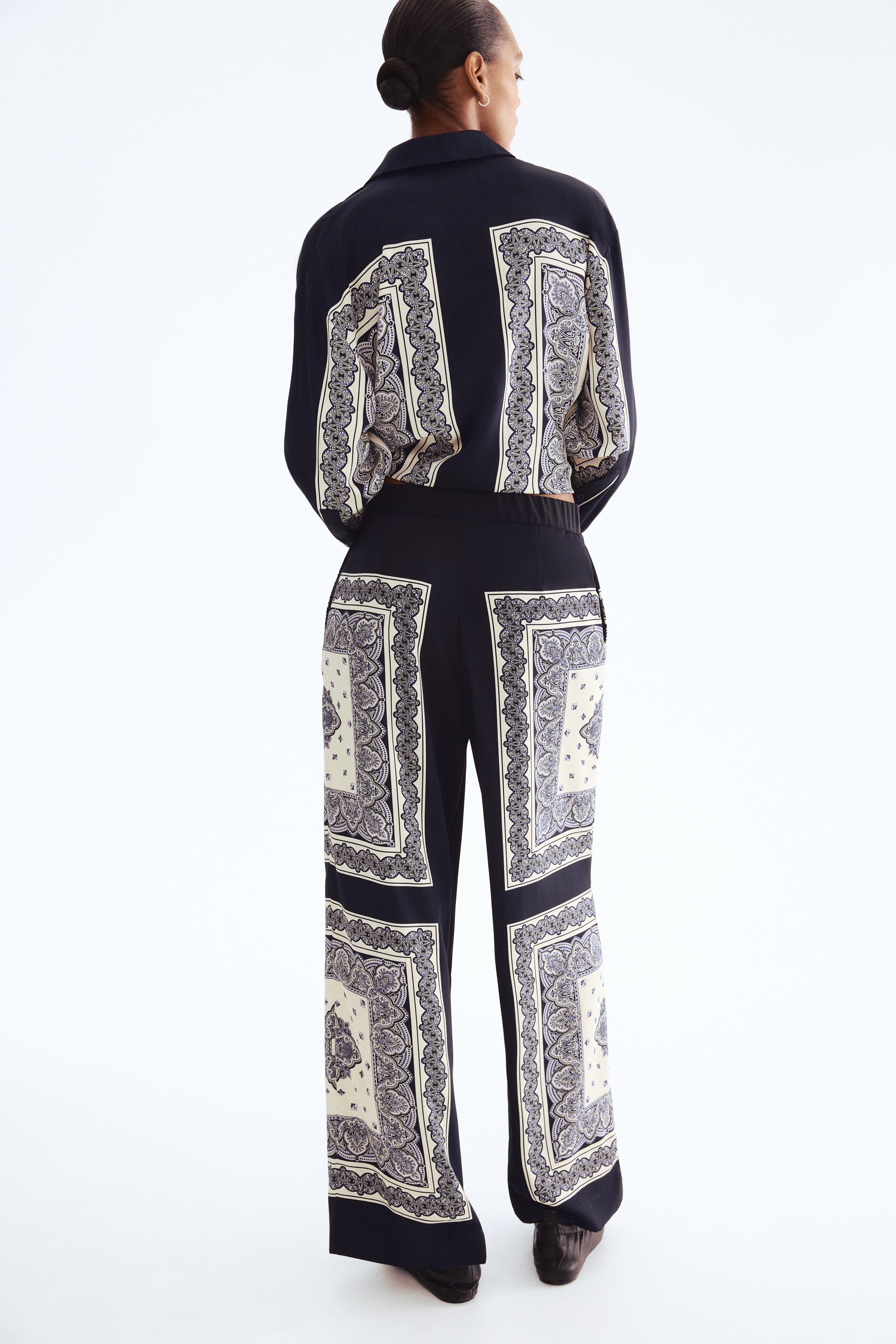 Straight trousers