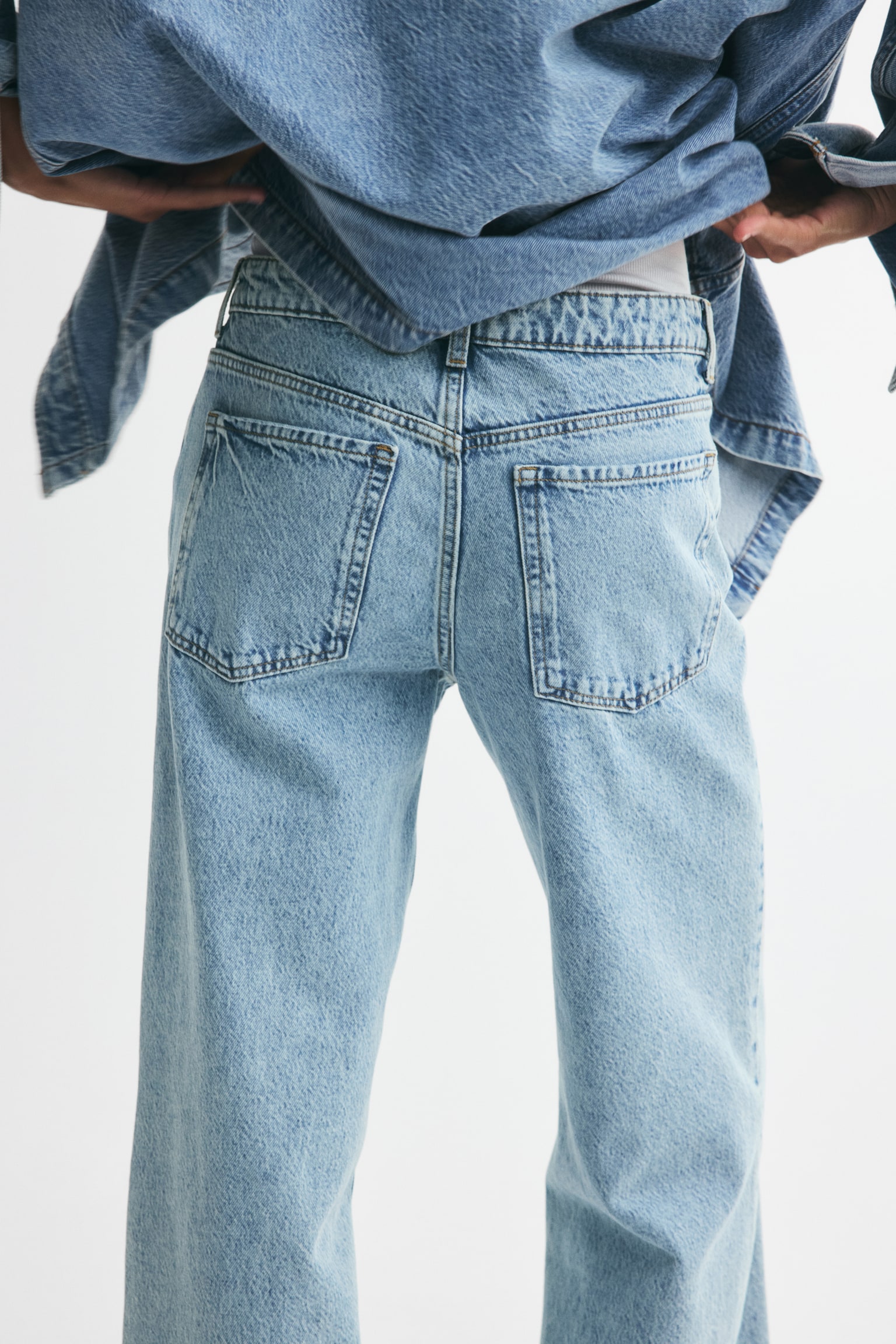Женские джинсы H&M Wide-Leg Regular Waist, цвет: Светлый джинсовый синий — фото 4