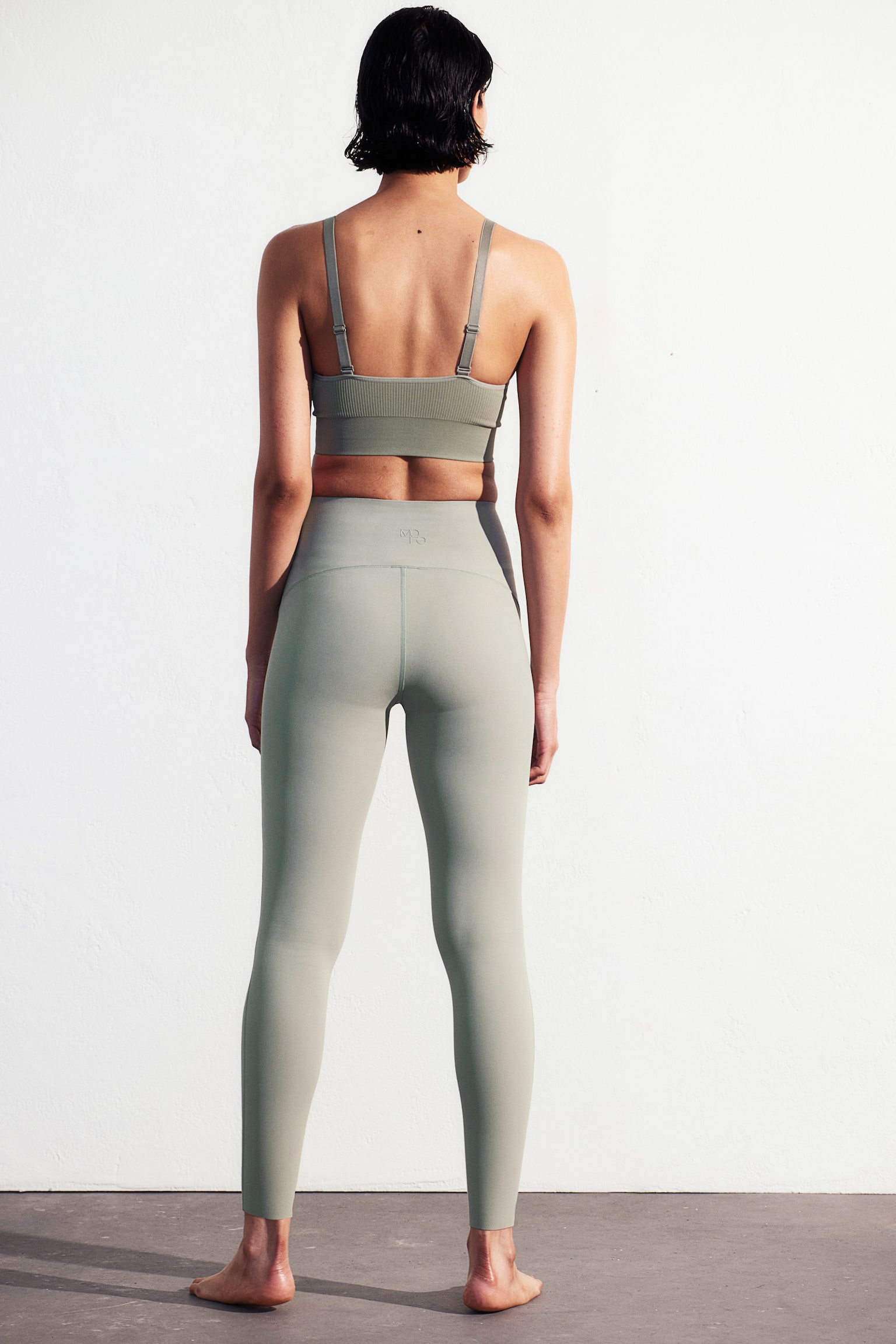 Sports leggings in ShapeMove™ - Light khaki green/Black - 3