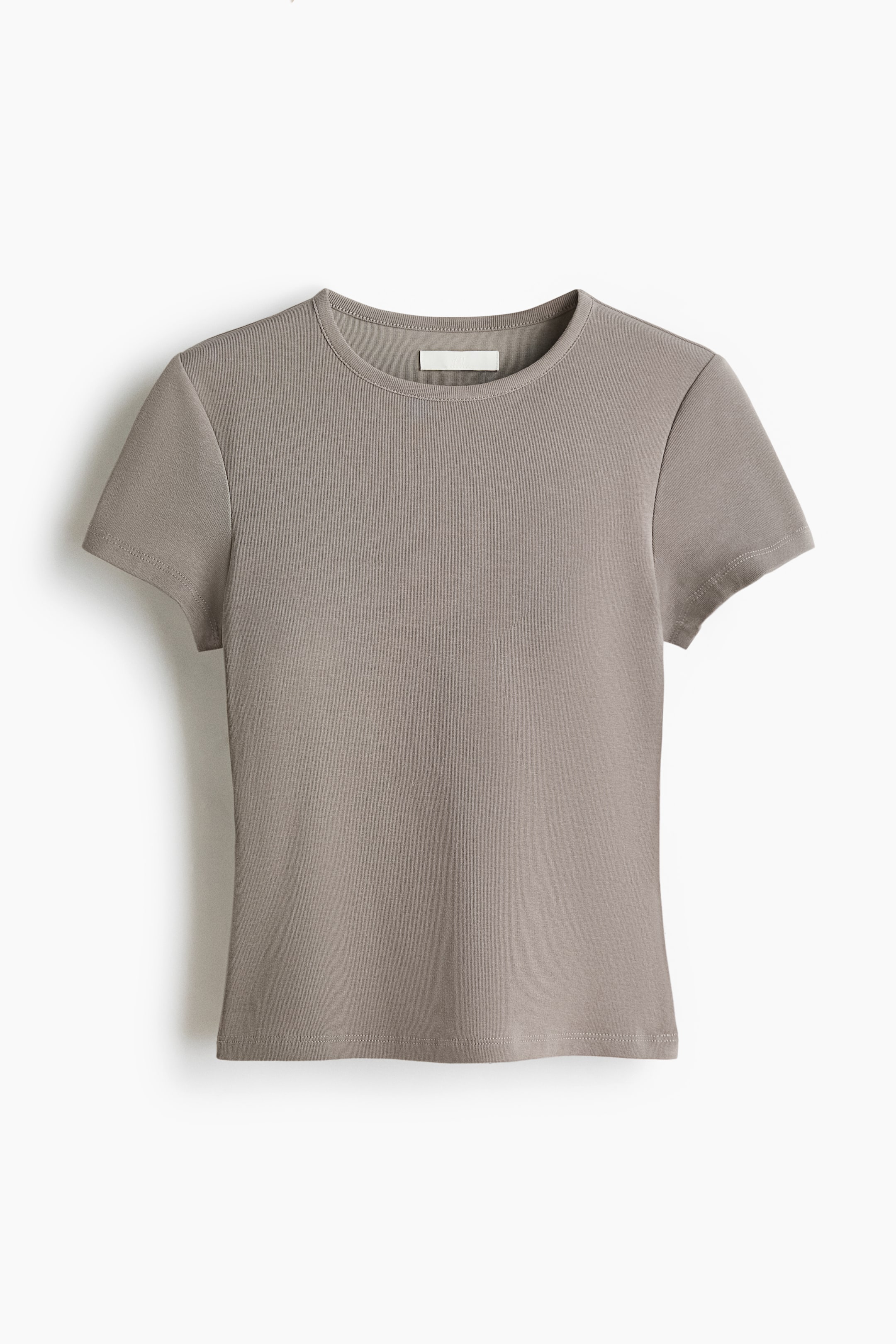Xem ảnh lớn hơn: Một chiếc áo thun dáng ôm bằng jersey cotton màu taupe mềm mại được hiển thị ở MẶT TRƯỚC (FRONT), có cổ tròn, tay ngắn và gấu cắt thẳng.