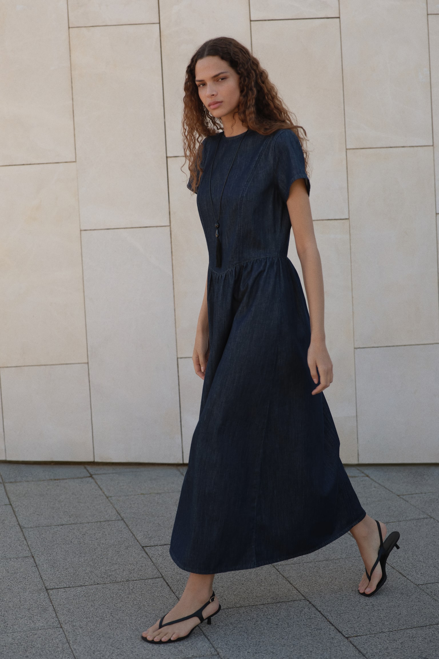 Женское платье H&M Denim Maxi, цвет: Тёмный джинсовый синий — фото 6