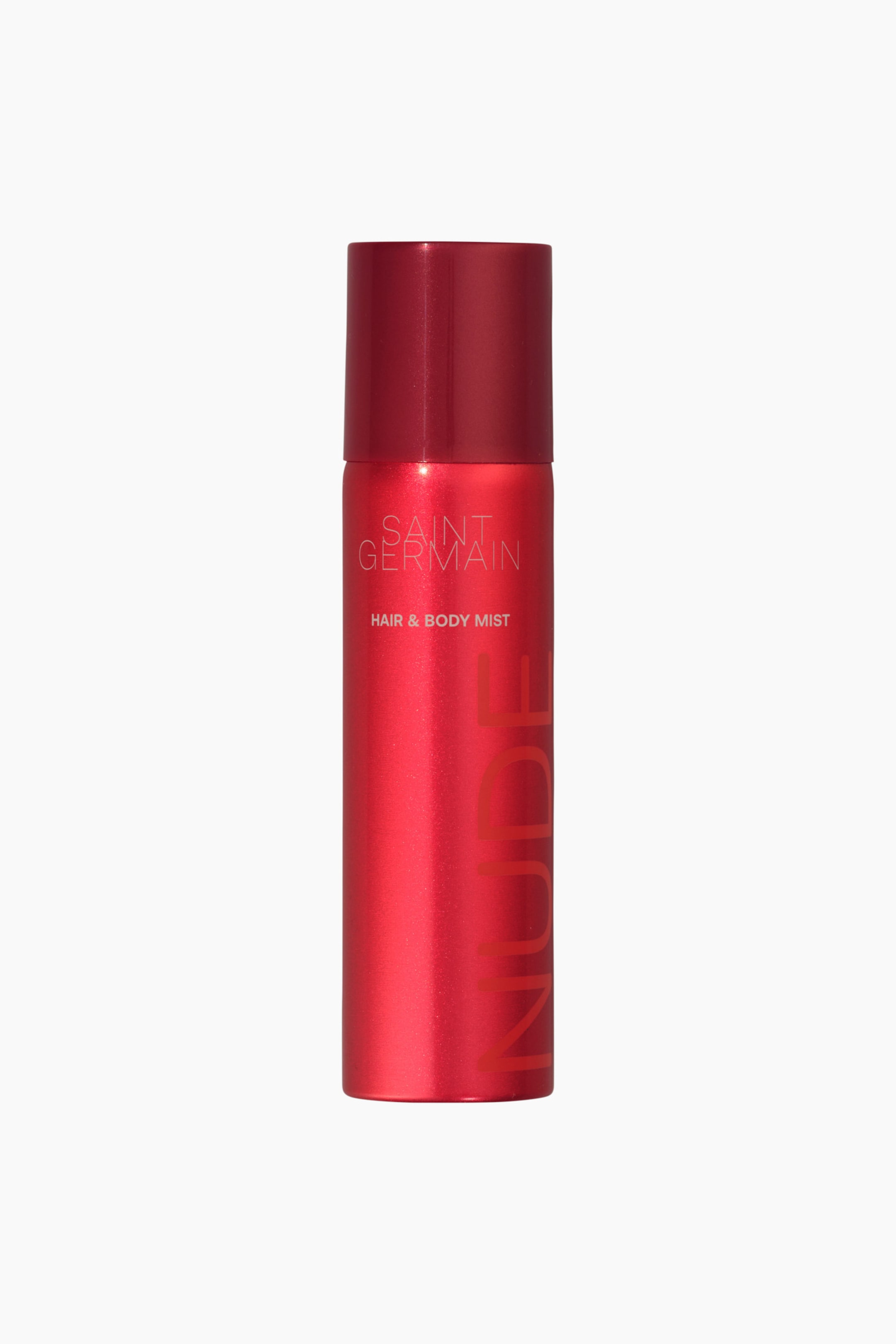 Vis større bilde: Den røde metalliske hår- og kroppsmistflasken har en blank rød kork, med forsiden som viser "SAINT GERMAIN" og "HAIR & BODY MIST", og høyre side som viser "NUDE" trykt vertikalt, alt i en mørkere rød skrift.