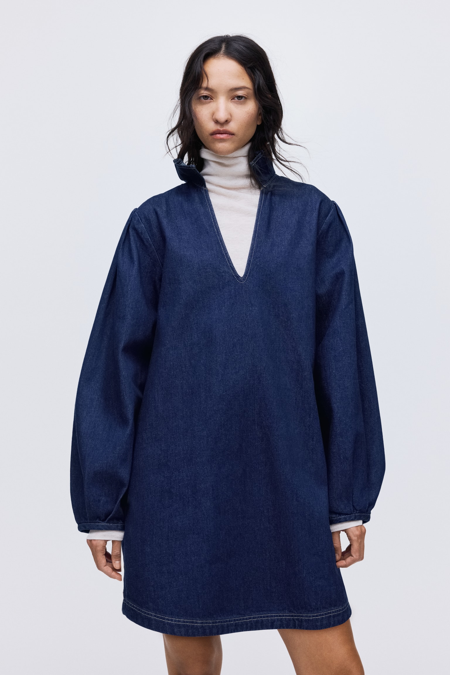 Sukienka dżinsowa z falbankowym kołnierzem - Ciemnoniebieski denim - 3