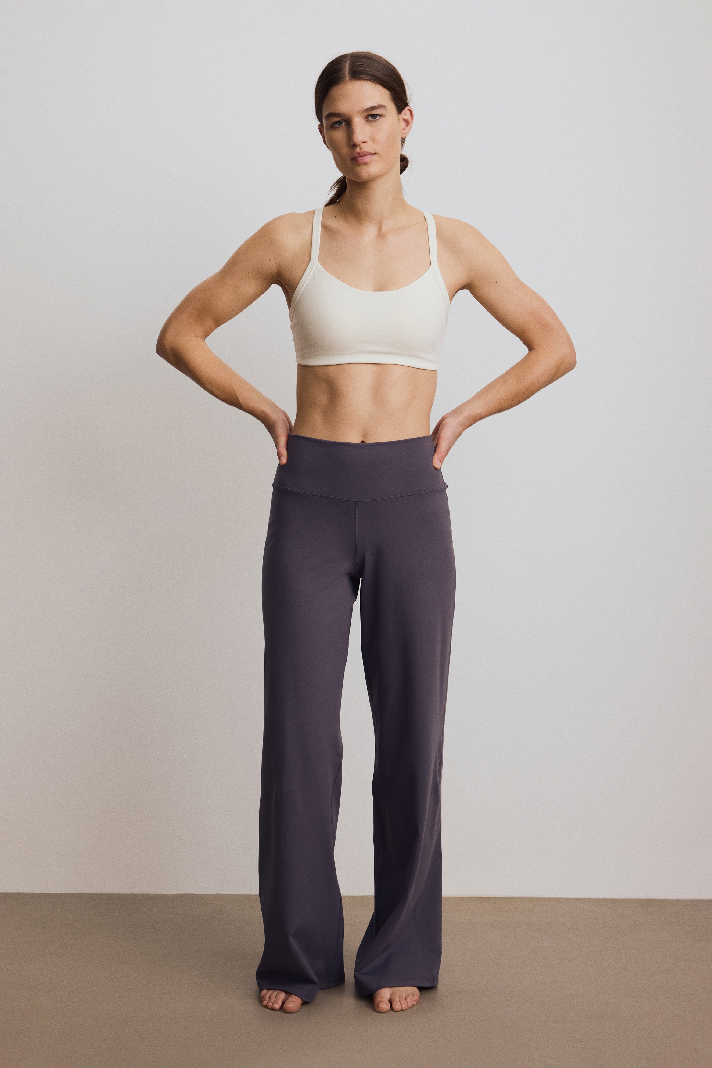 Wide sports leggings with SoftMove™ - Black - Ladies | H&M US