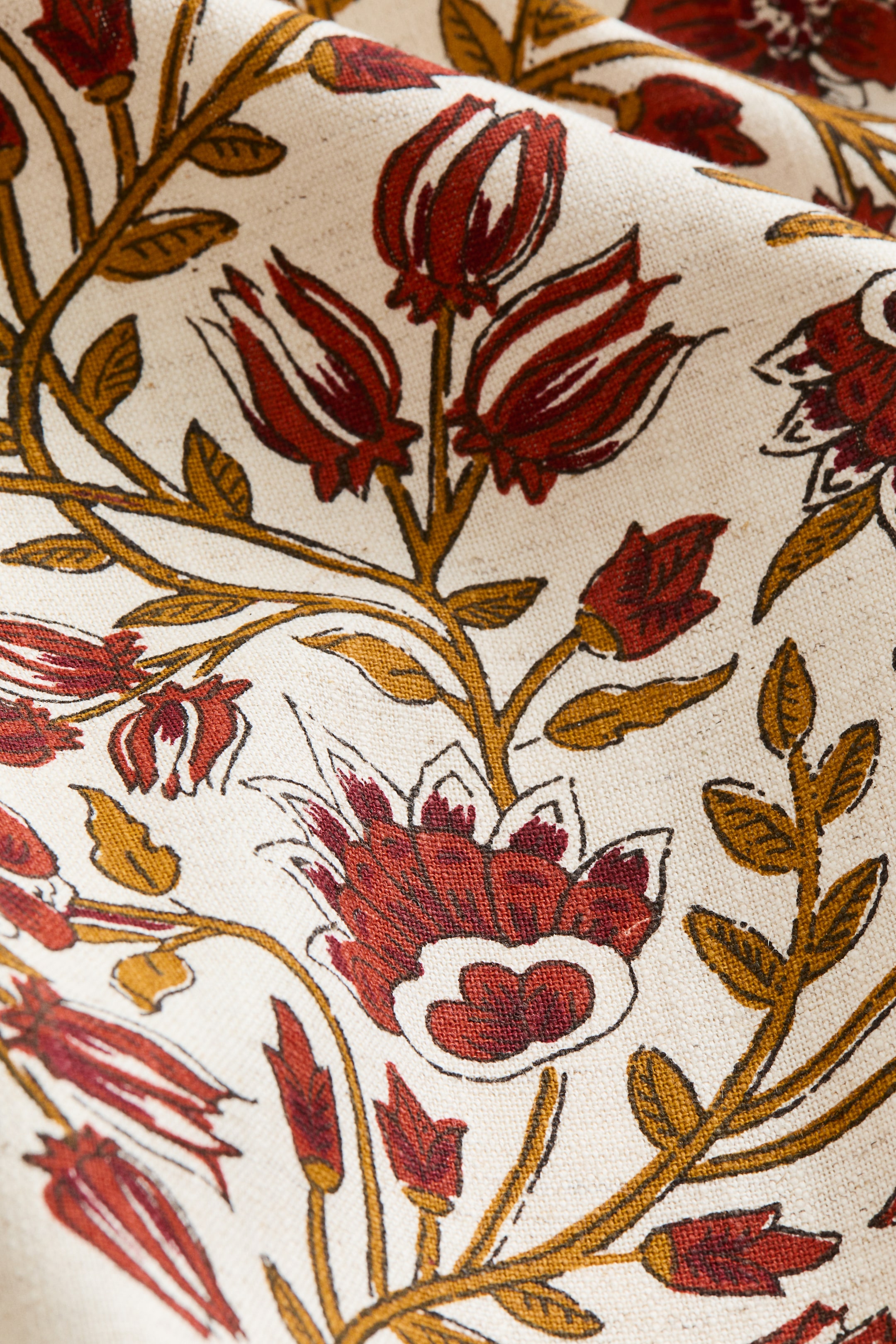 View larger image: Patterned cotton tablecloth - Red/Floral - Home All | H&M IN 4