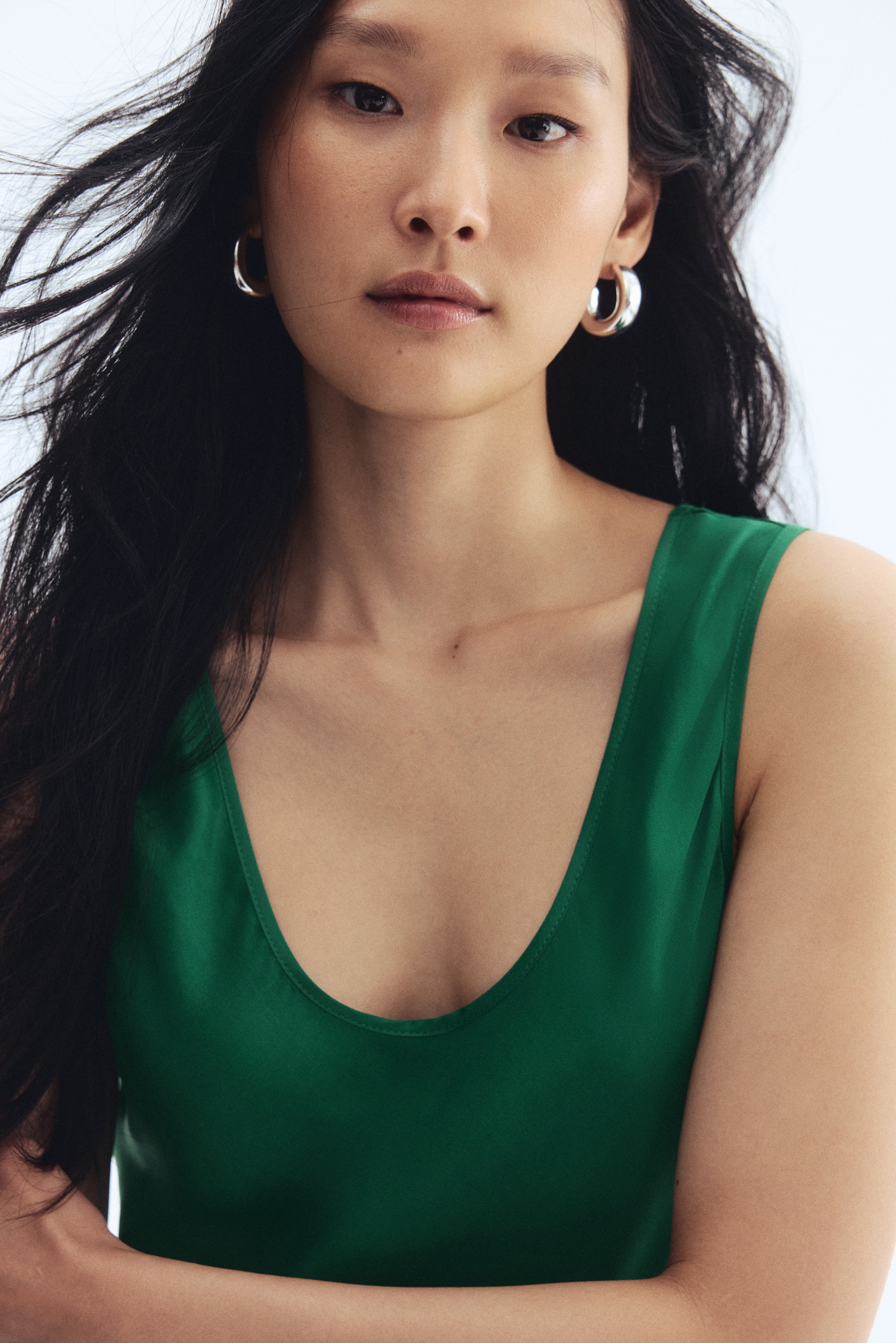 Ladies - Green Flared Satin Dress - Size: S - H&M Ladies - Green Flared Satin Dress - Size: S - H&M