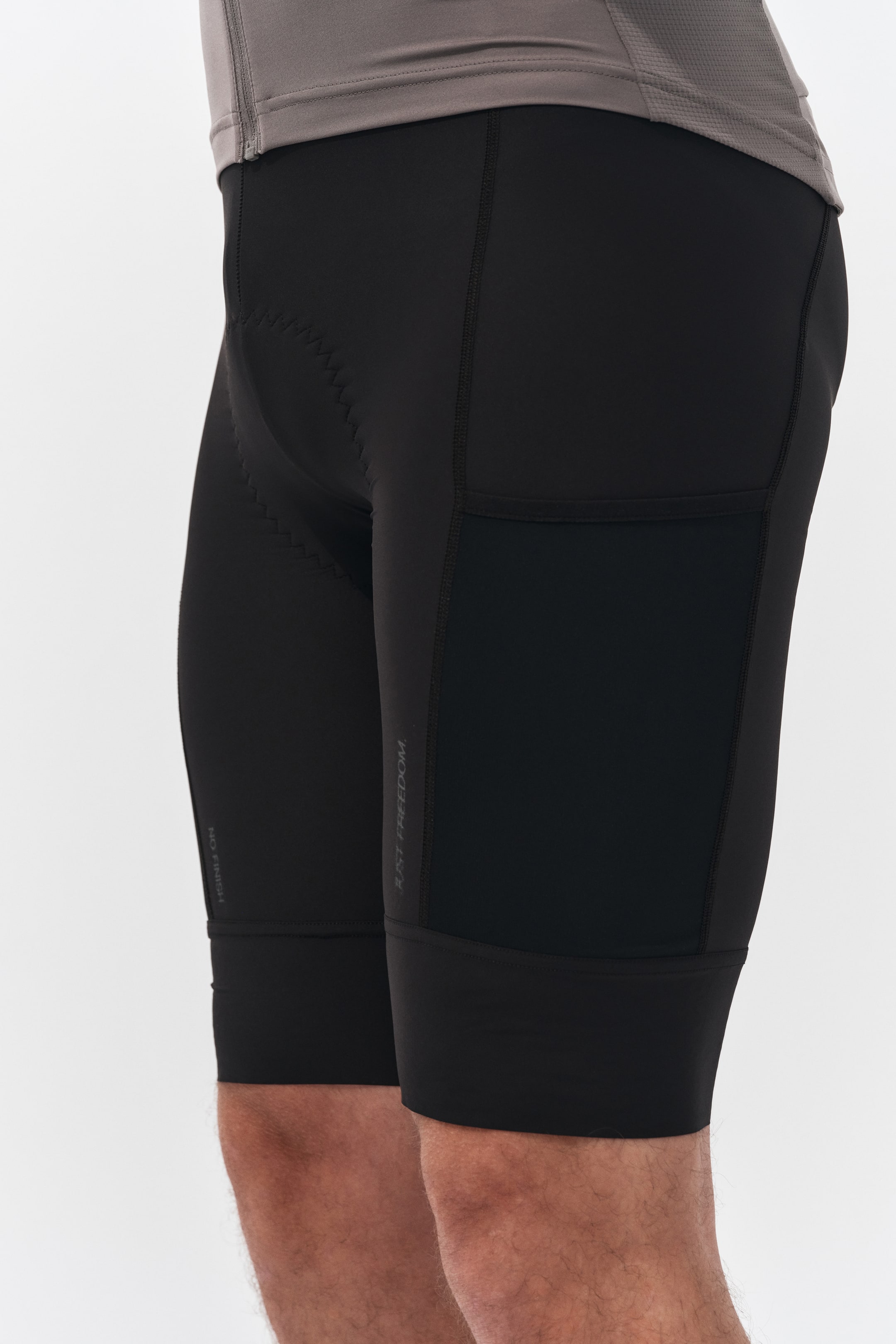 Мужские шорты H&M Mid-Length Cycling Bib Shorts with DryMove™ — фото 5