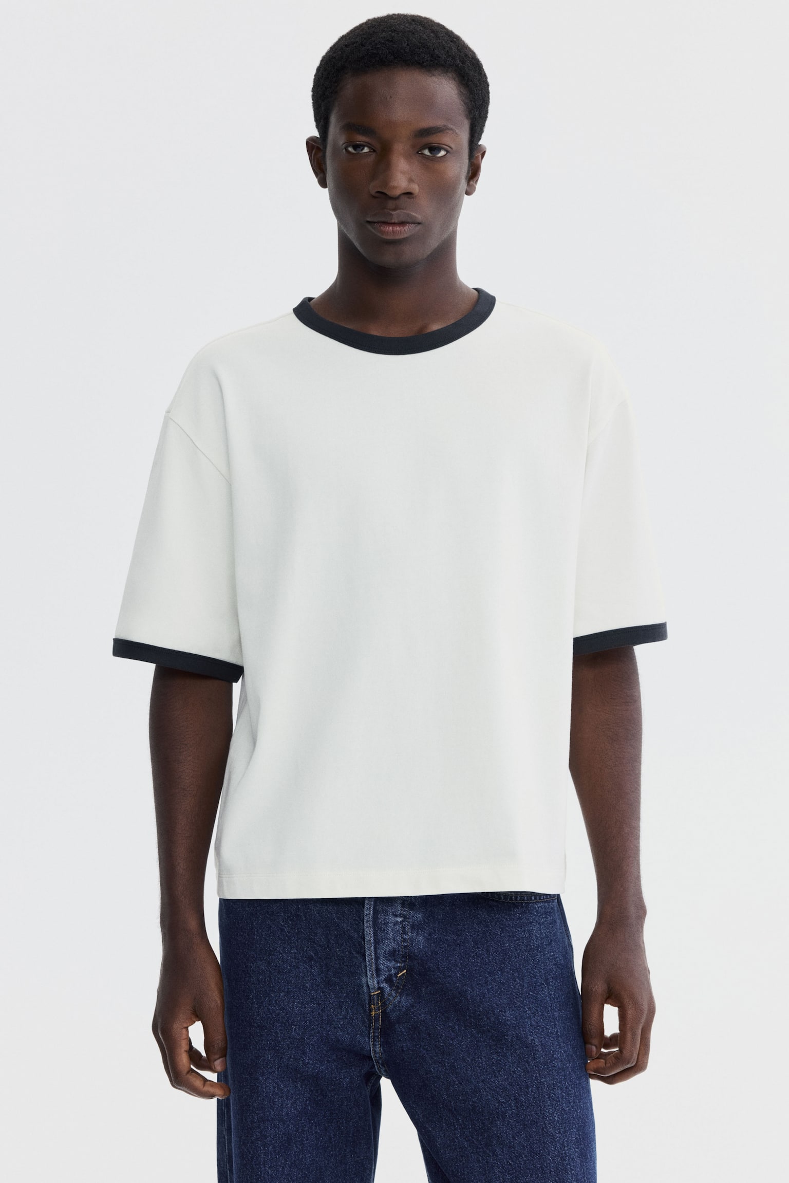 Loose Fit Boxy-style t-shirt - White/Light yellow - 2