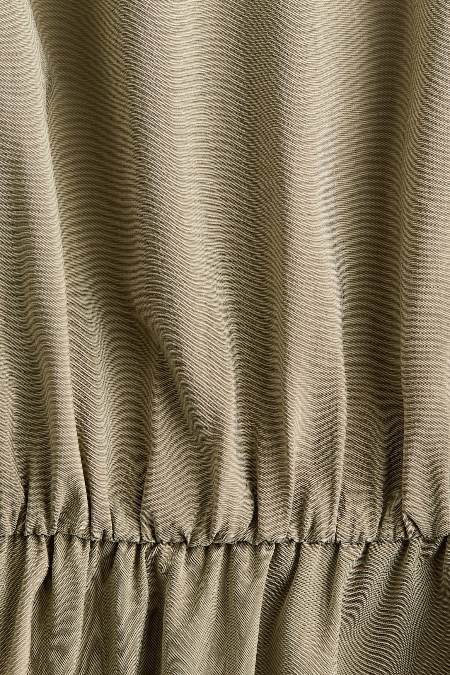 Женское платье H&M Button-Detail Dress with Flared Skirt, цвет: Светлый хаки зелёный — фото 6