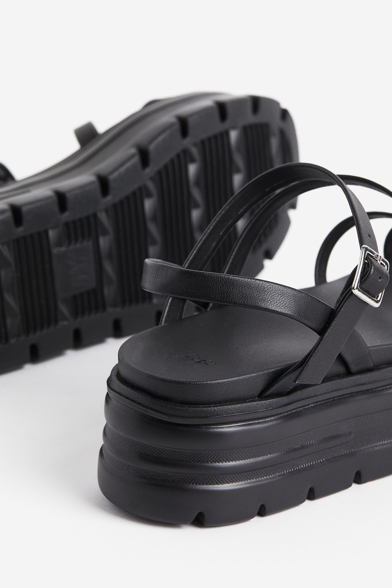 Women's Black Chunky platform sandals H&M GB — free download