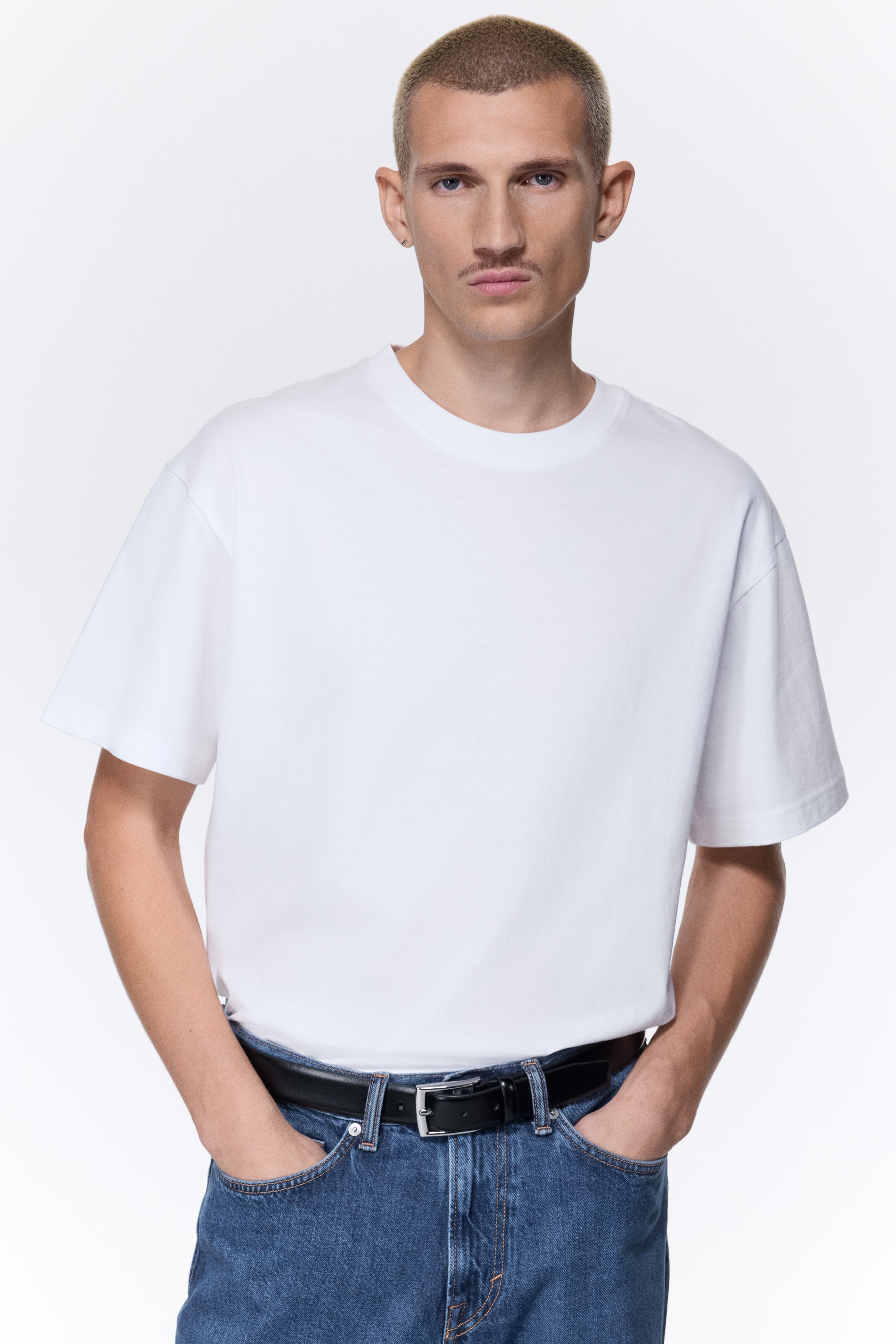 T-shirt Loose Fit - Blanc/Bleu ancien/Bleu canard foncé/Gris foncé/Vert forêt/Noir/Violet prune foncé/Bleu/Marron/Bleu clair/Vert/Bleu clair/Rose/Marron/Beige