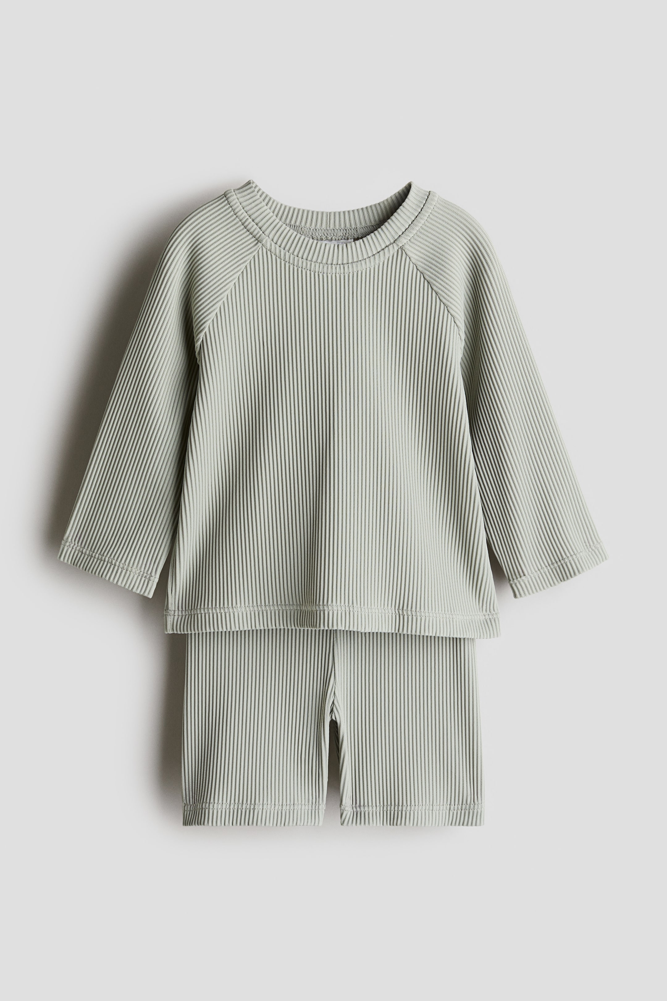 For Otto: 2-piece Ribbed Swim Set in size 3/4T