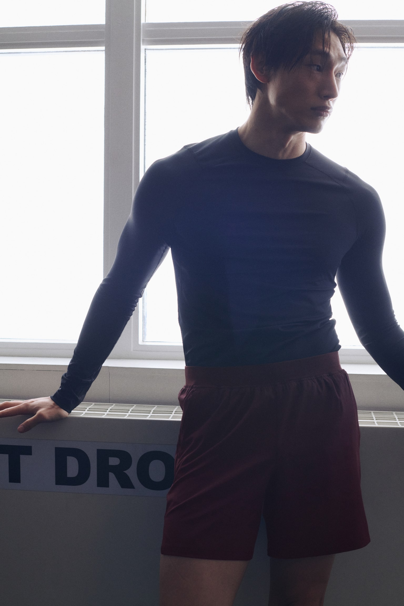 מכנסי ספורט עד מעל הברך DryMove™‎ - בורדו/ירוק כהה/דוגמה/שחור/כחול נייבי - 5