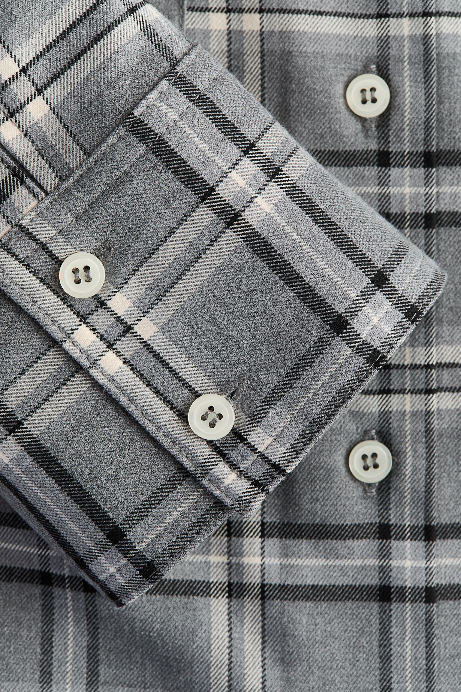 Женская рубашка H&M Oversized Flannel, цвет: Серый / Клетчатый — фото 7