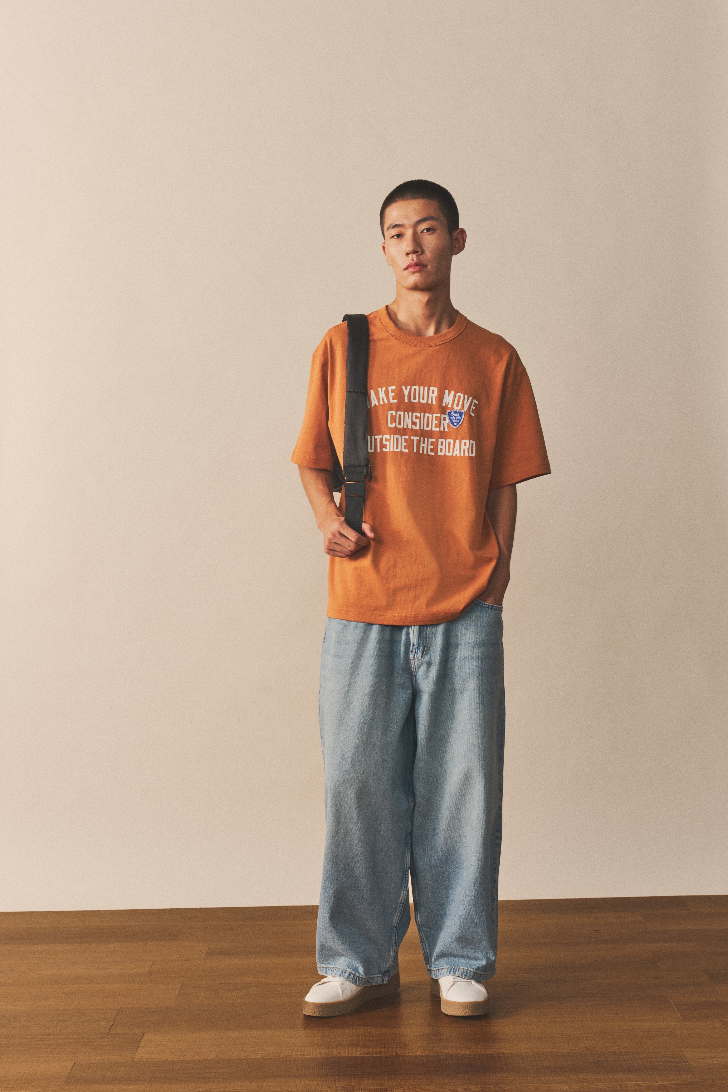 Loose Fit T-shirt - Orange/Make Your Move/White/Make Your Move