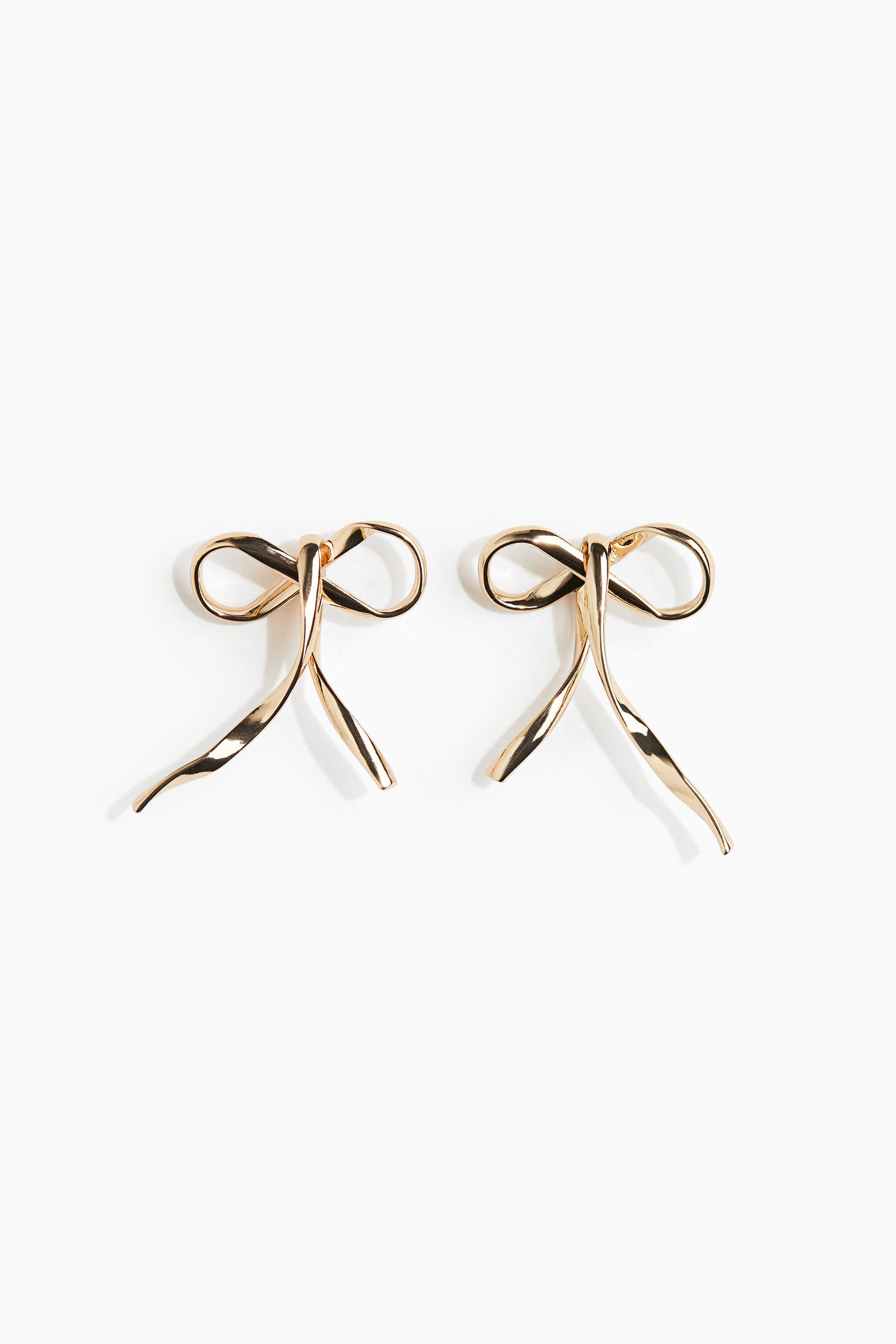 Bow-shaped earrings
