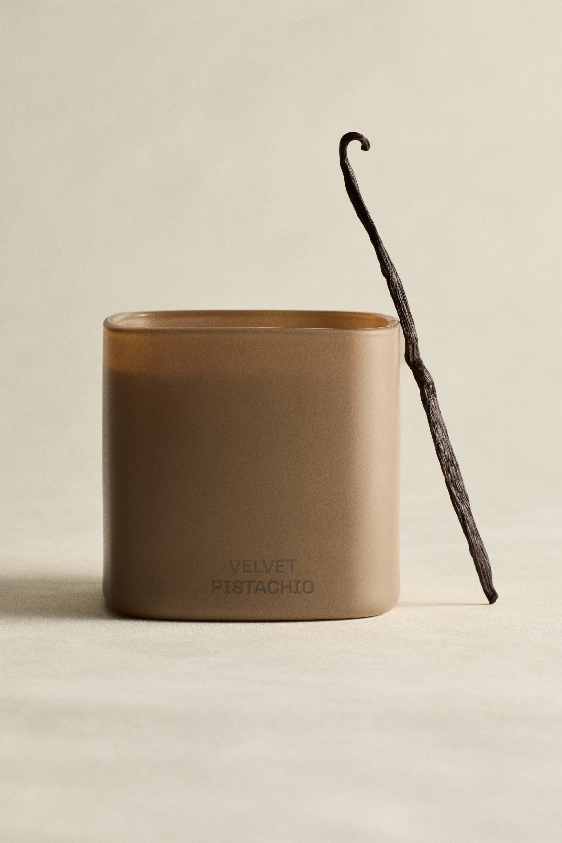 Veľká voňavá sviečka v sklenenej nádobke - Velvet Pistachio/Cedarwood Zen/White Orchid/Juniper Haze/Dark Honey