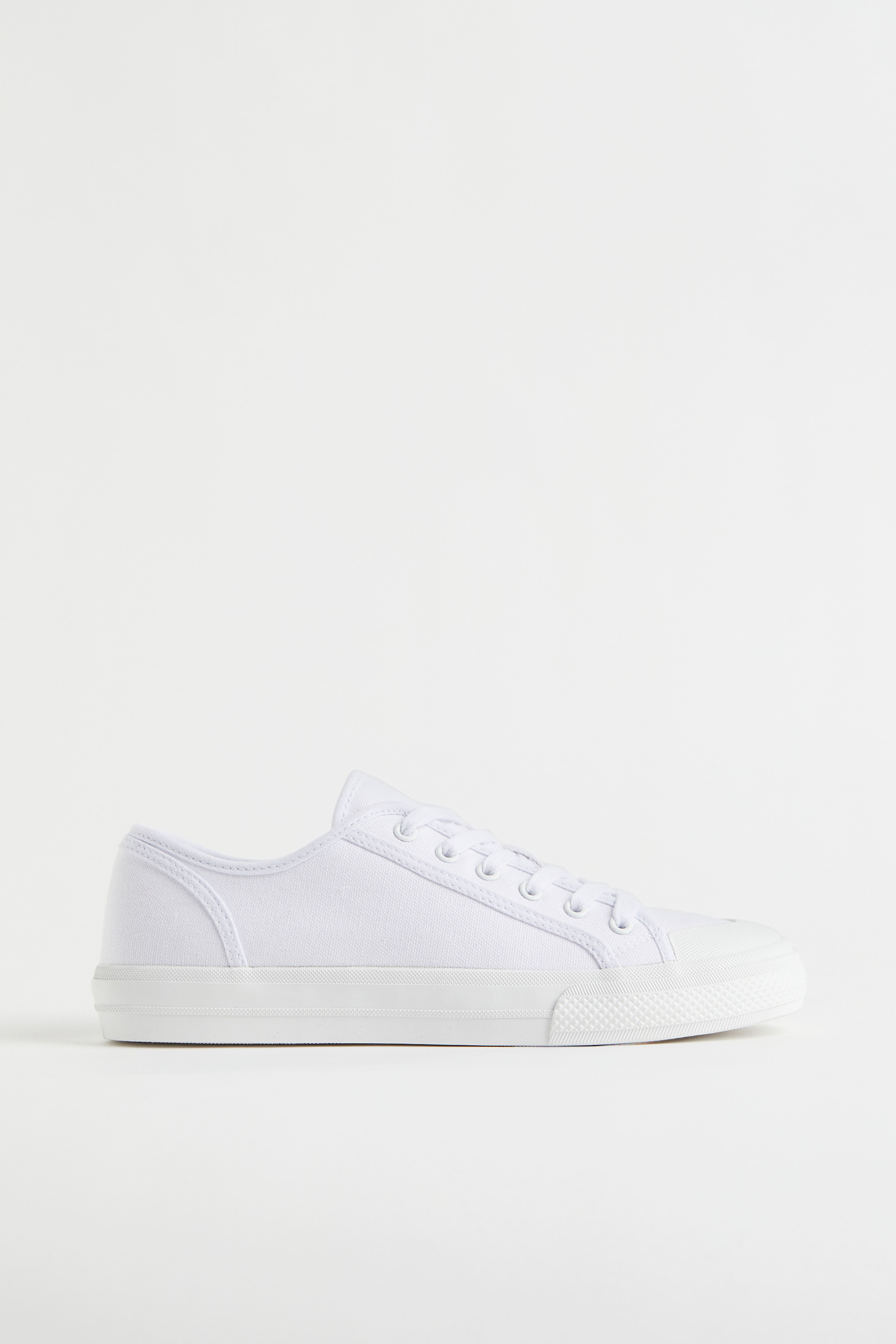 White canvas deals shoes near me