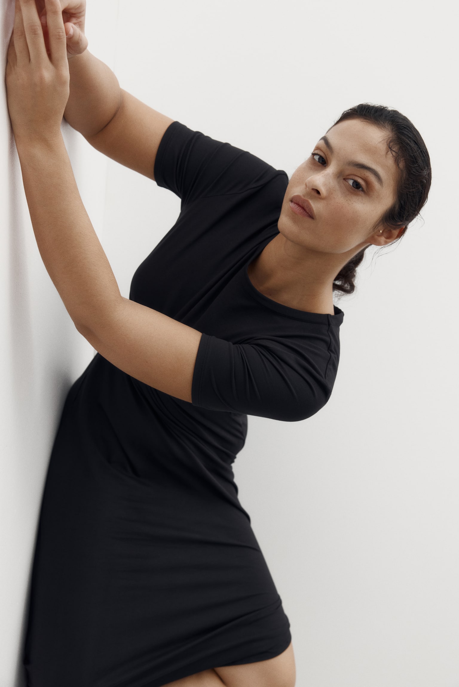 Довга сукня-футболка - Чорний/Бордовий - 4