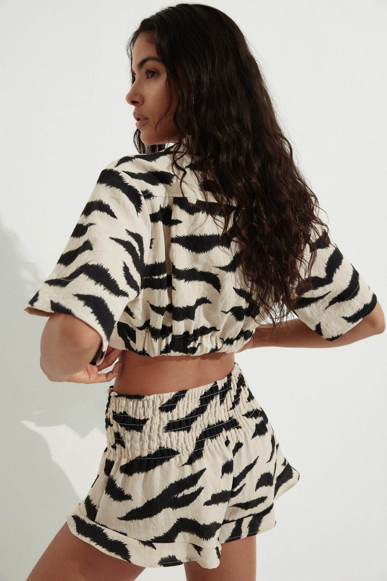 Short Printed Shirt - image 3
