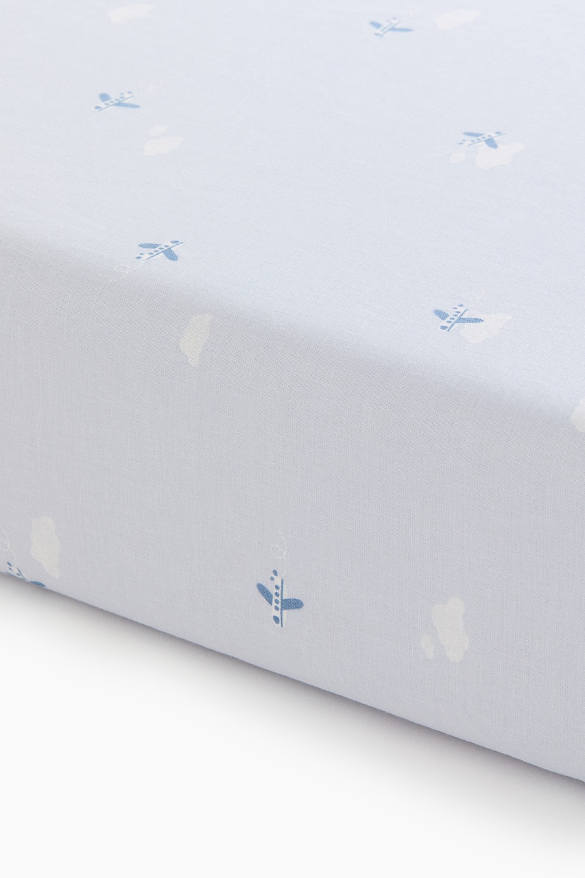 Sábana ajustable para cuna - Azul claro/Aviones