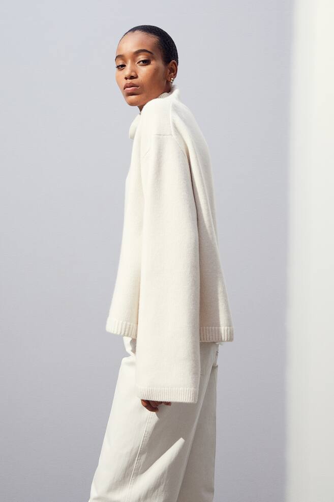 Oversized cashmere-blend jumper - Natural white/Greige - 4