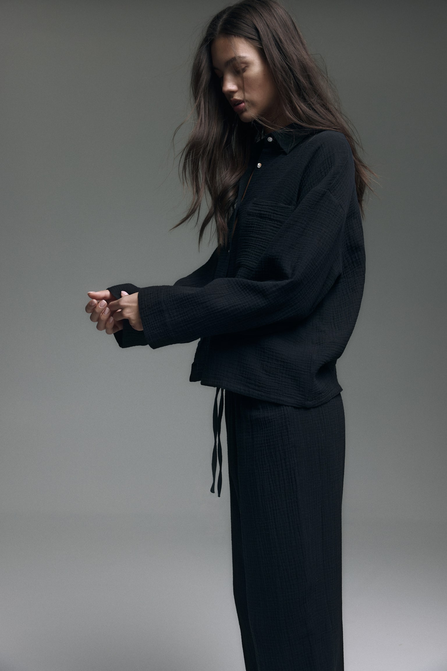 Bộ đồ ngủ bằng cotton muslin - Màu đen/Màu kem/Hoa - 5