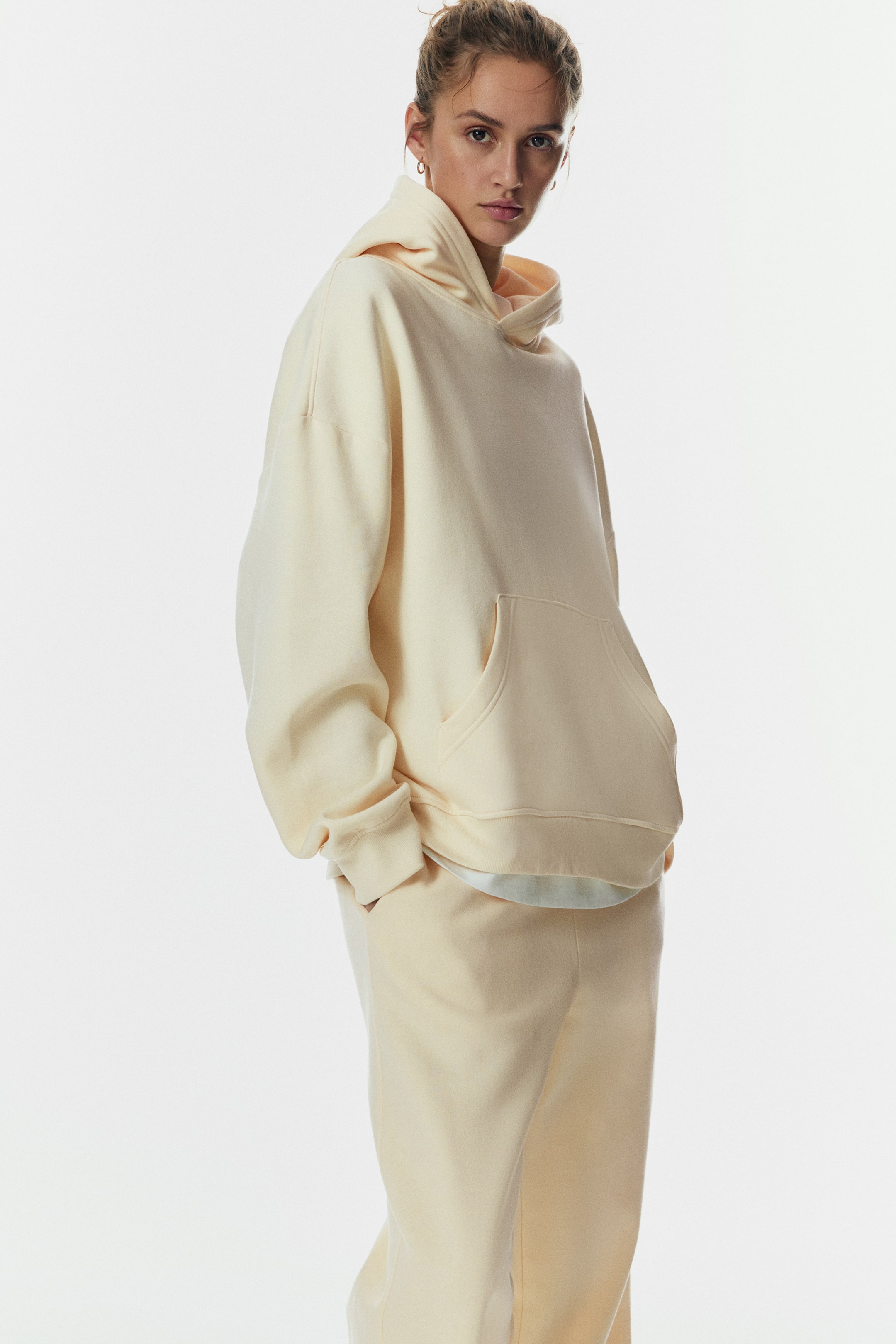 이미지 확대 보기: 코튼 블렌드 스웨트 팬츠 - 라이트 옐로 - 여성 | H&M KR 2