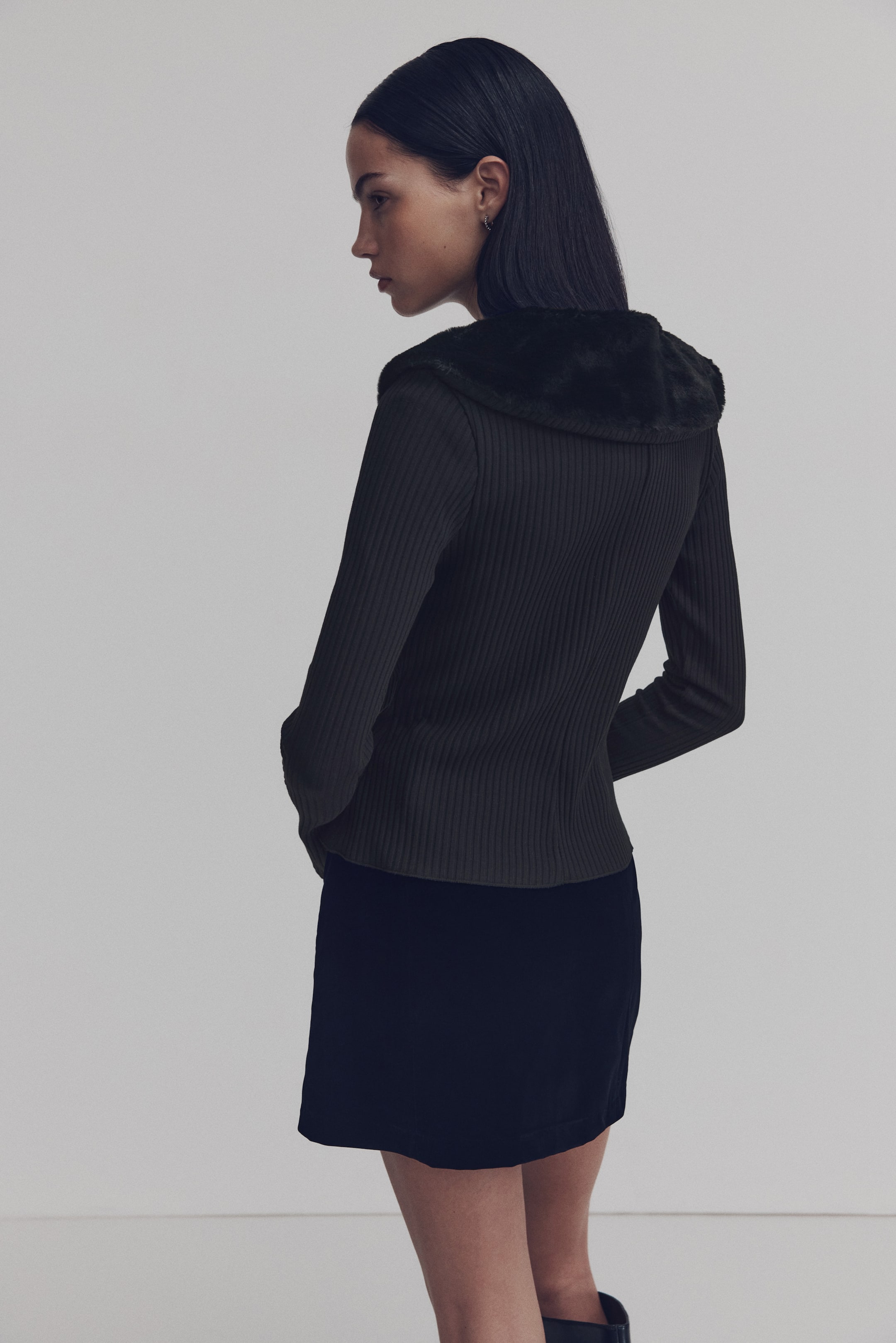 View larger image: Collared cardigan - Black - Ladies | H&M 4