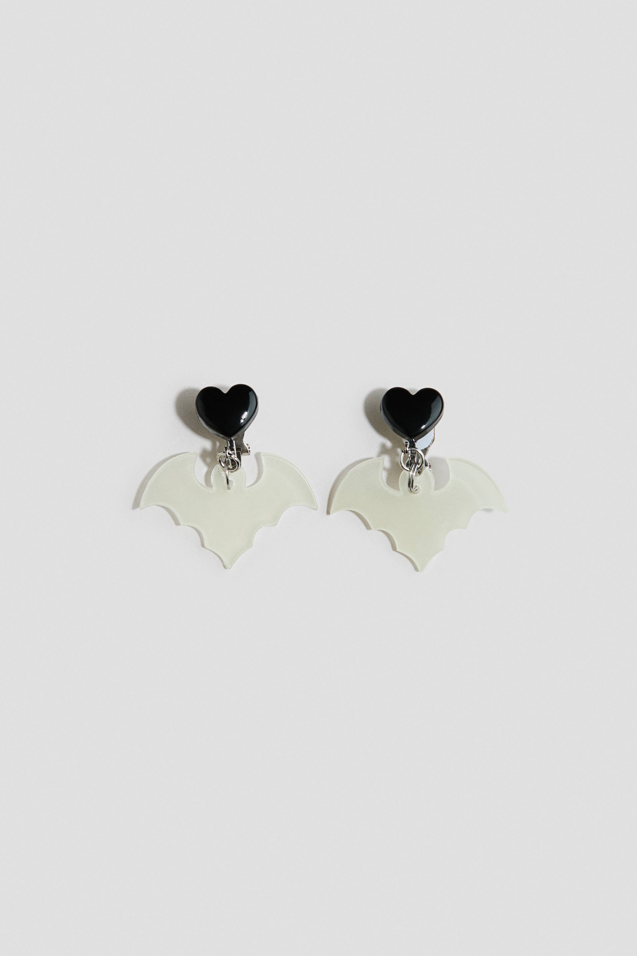 Переглянути збільшене зображення: Pendant clip earrings - Білий/кажани - Kids | H&M UA 1