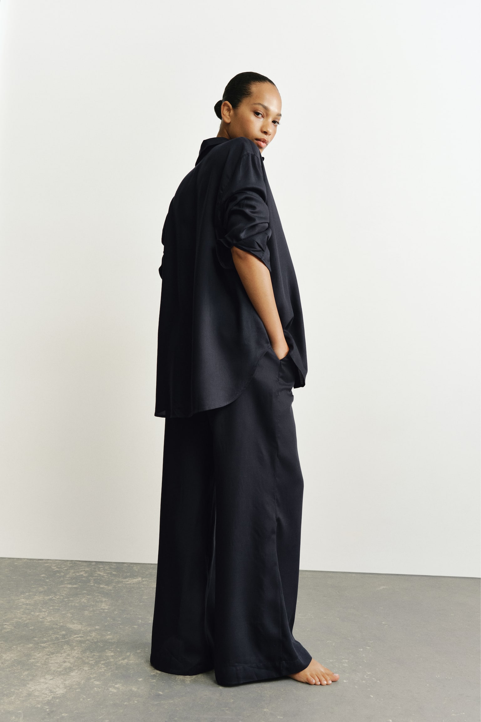 Женские брюки H&M Lyocell Pull-On, цвет: Тёмно-синий — фото 5