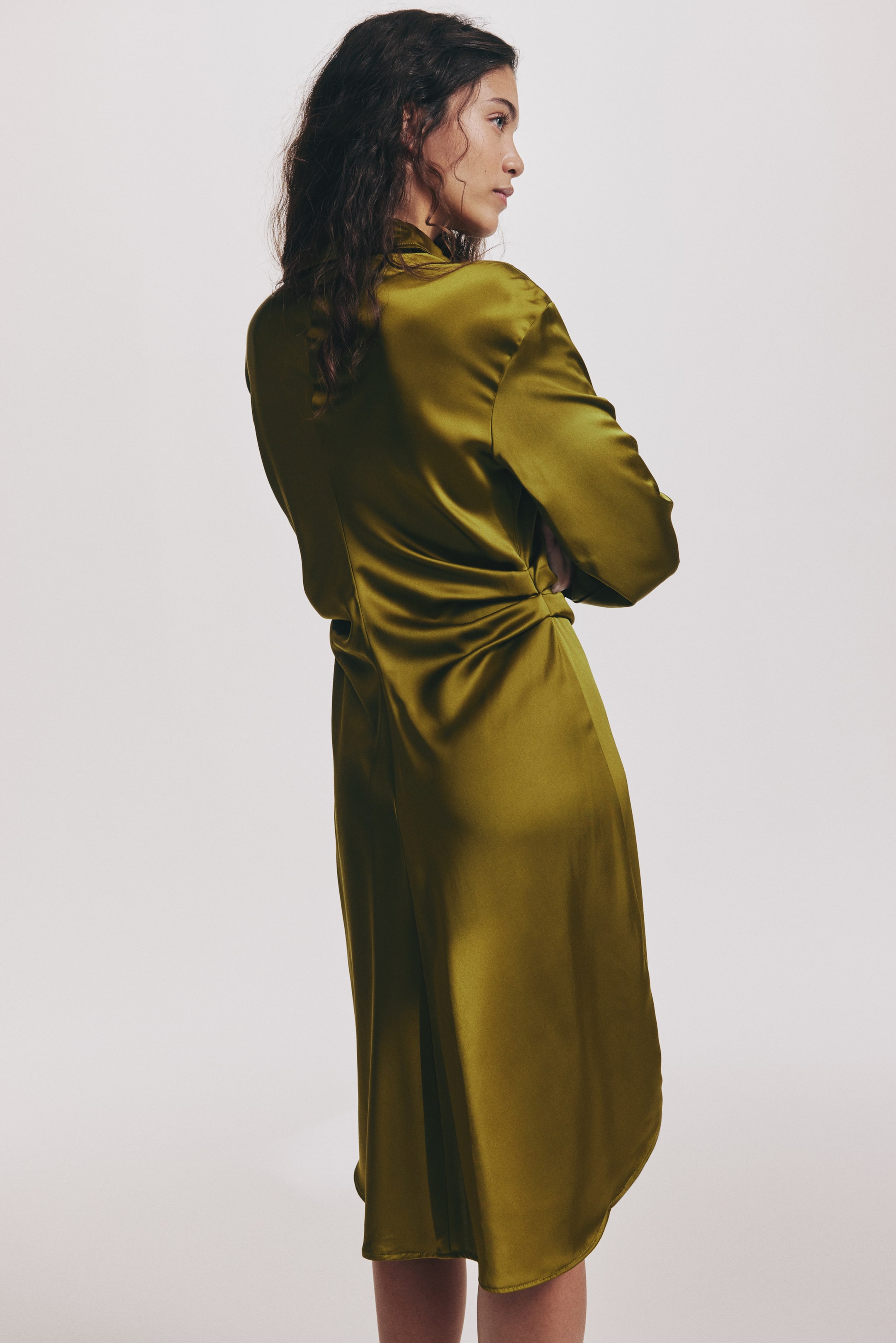 View larger image: Satin shirt dress - Golden olive - Ladies | H&M HK 4