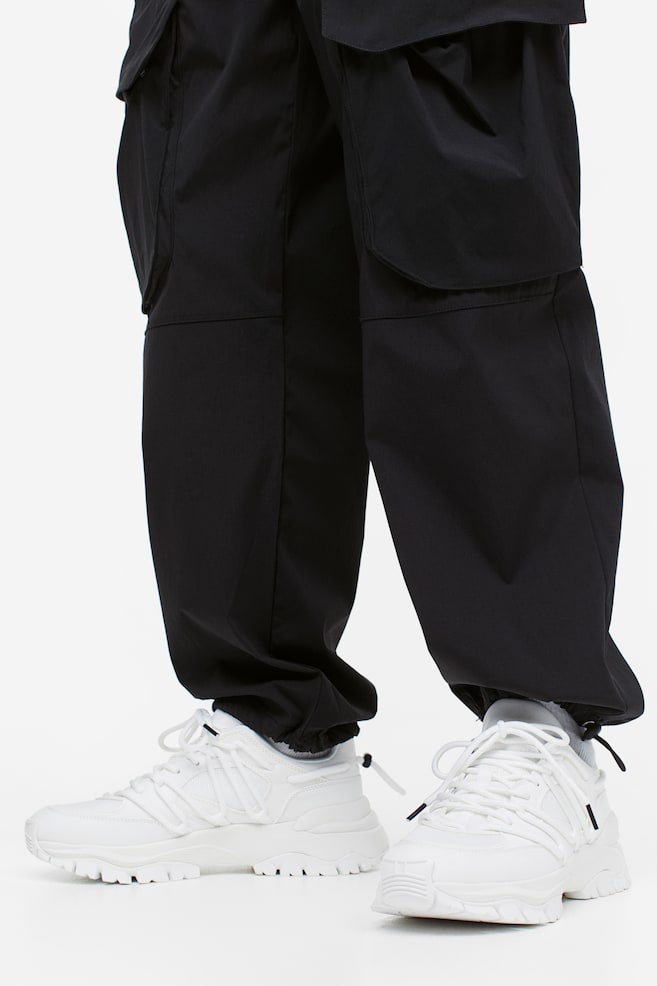 Relaxed Fit Nylon cargo trousers - Black/Light sage green - 6