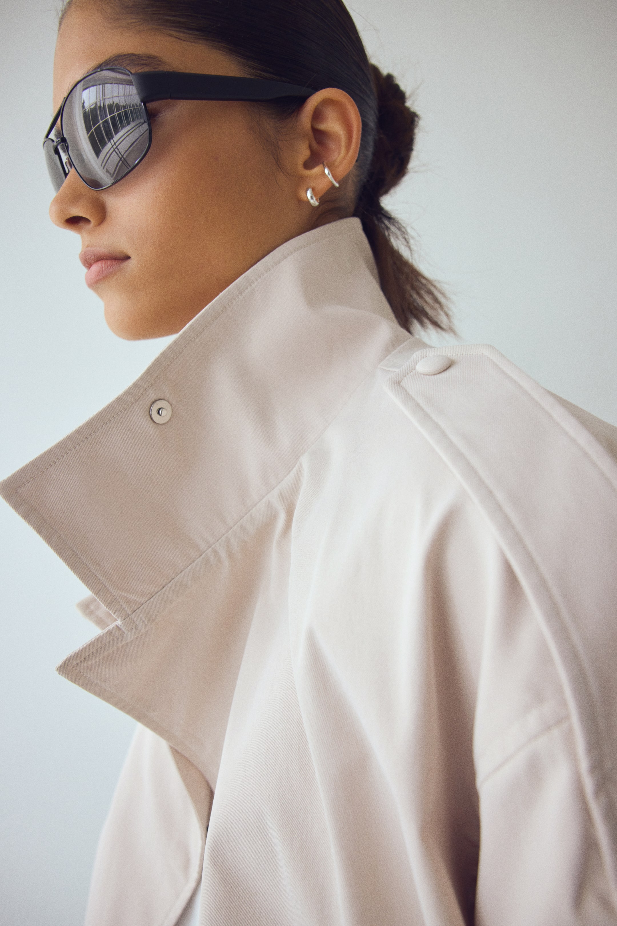 Женские куртки H&M Oversized Jacket with Belt — фото 4