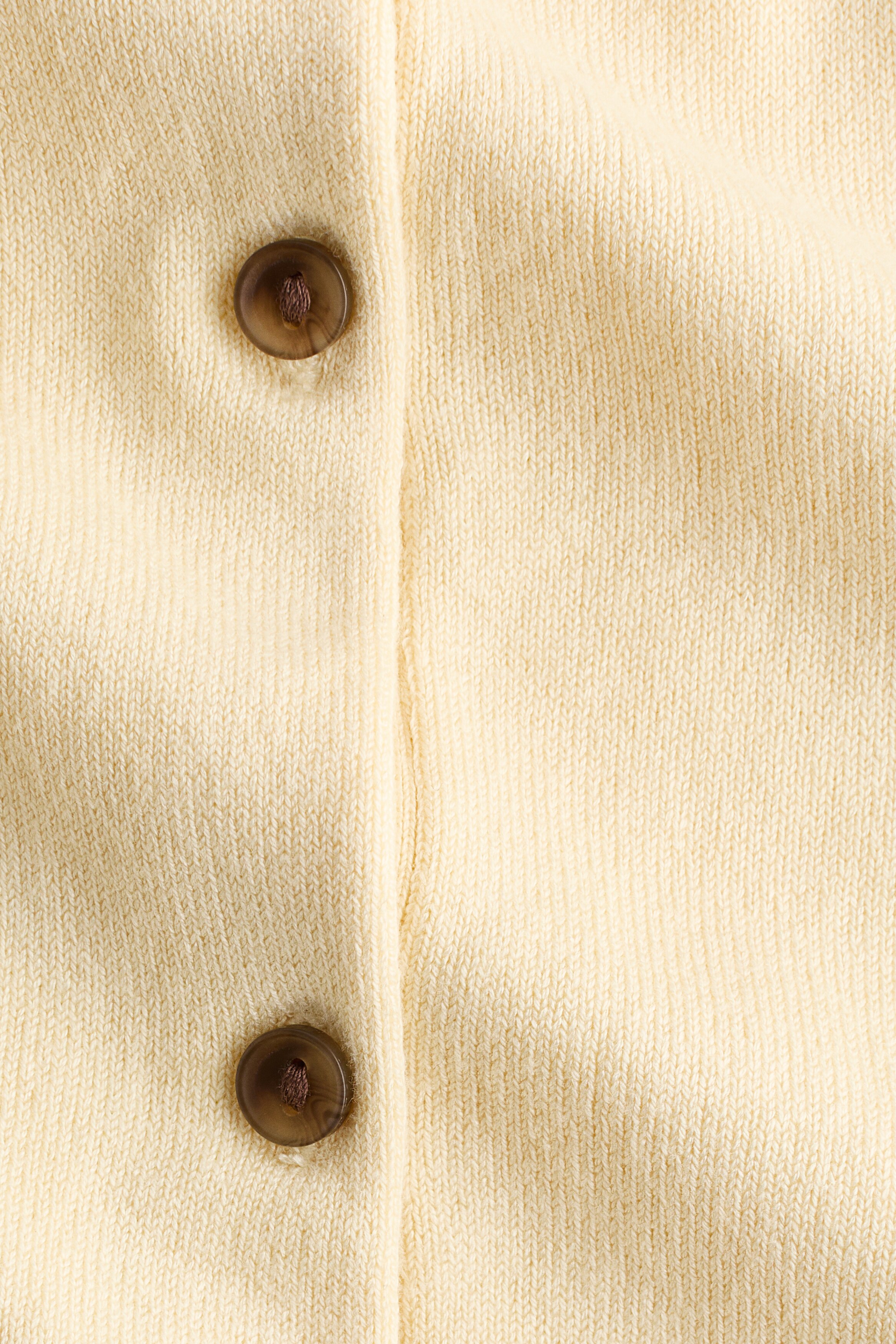 Short-sleeved cardigan