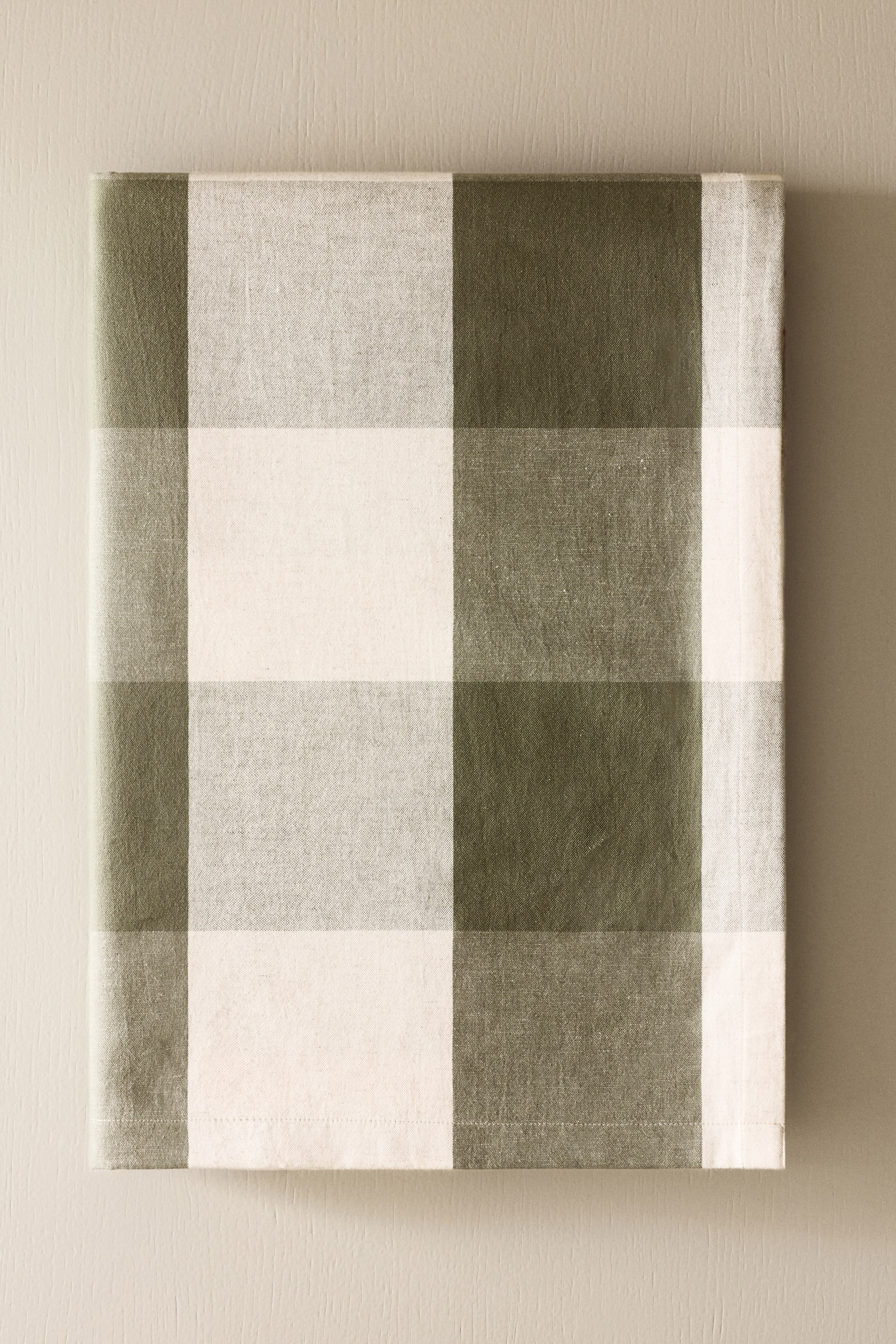 拡大画像を表示: リネンブレンドテーブルクロス - Khaki green/Gingham check - Home All | H&M JP 1