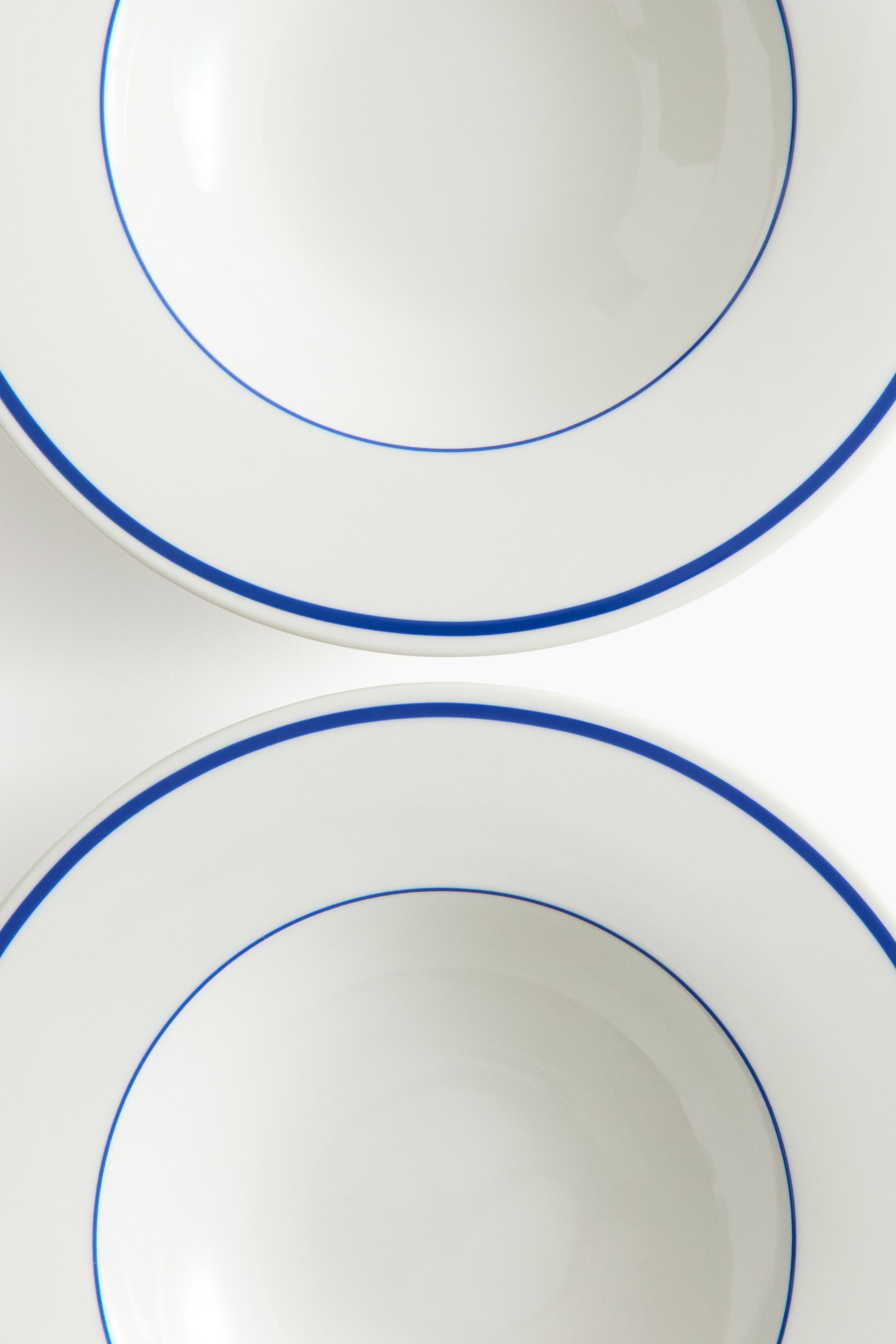 Lot de 2 assiettes creuses en porcelaine