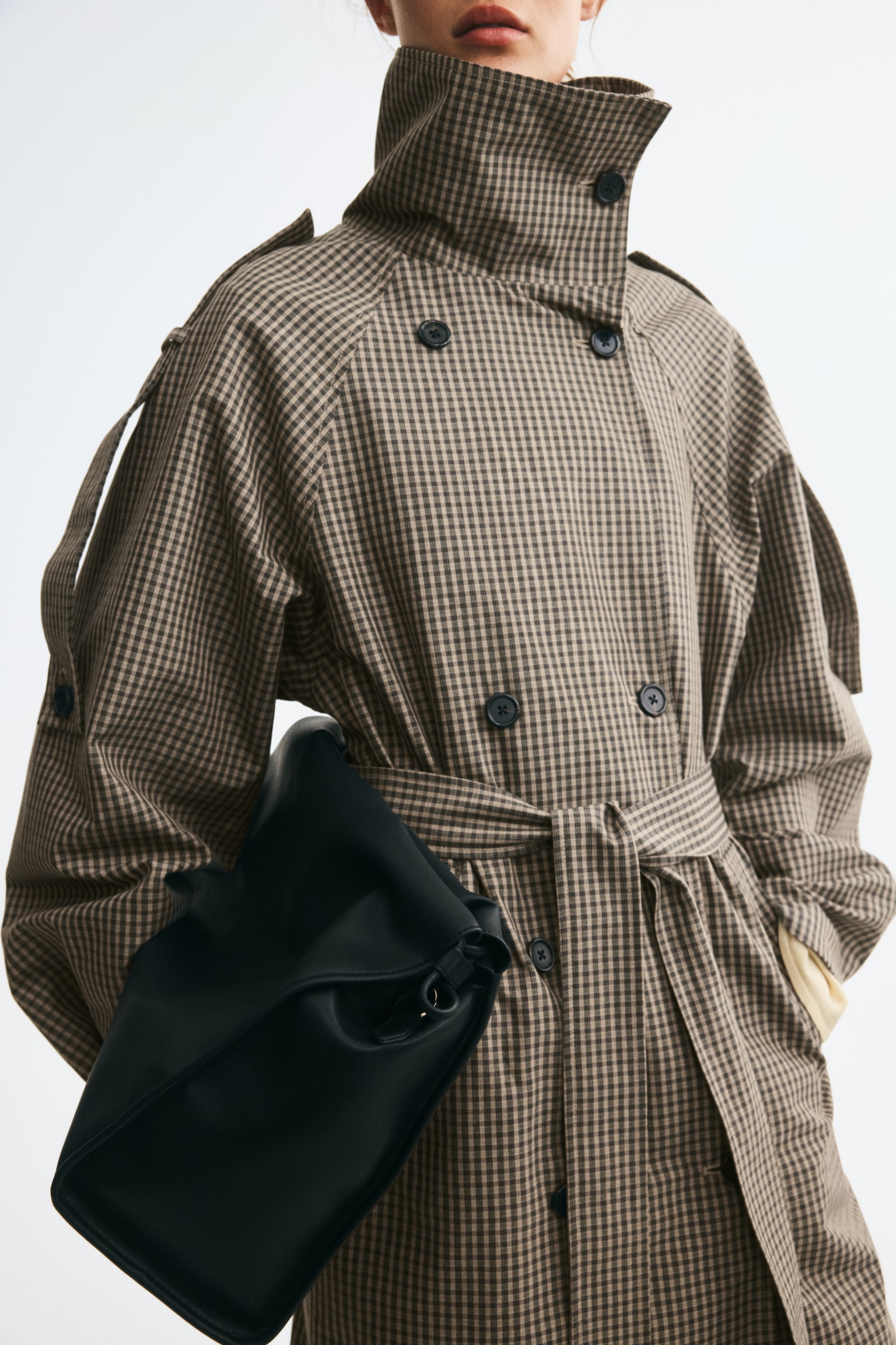 Женское пальто H&M Oversized Trench, цвет: Серо-коричневый / Клетчатый — фото 4