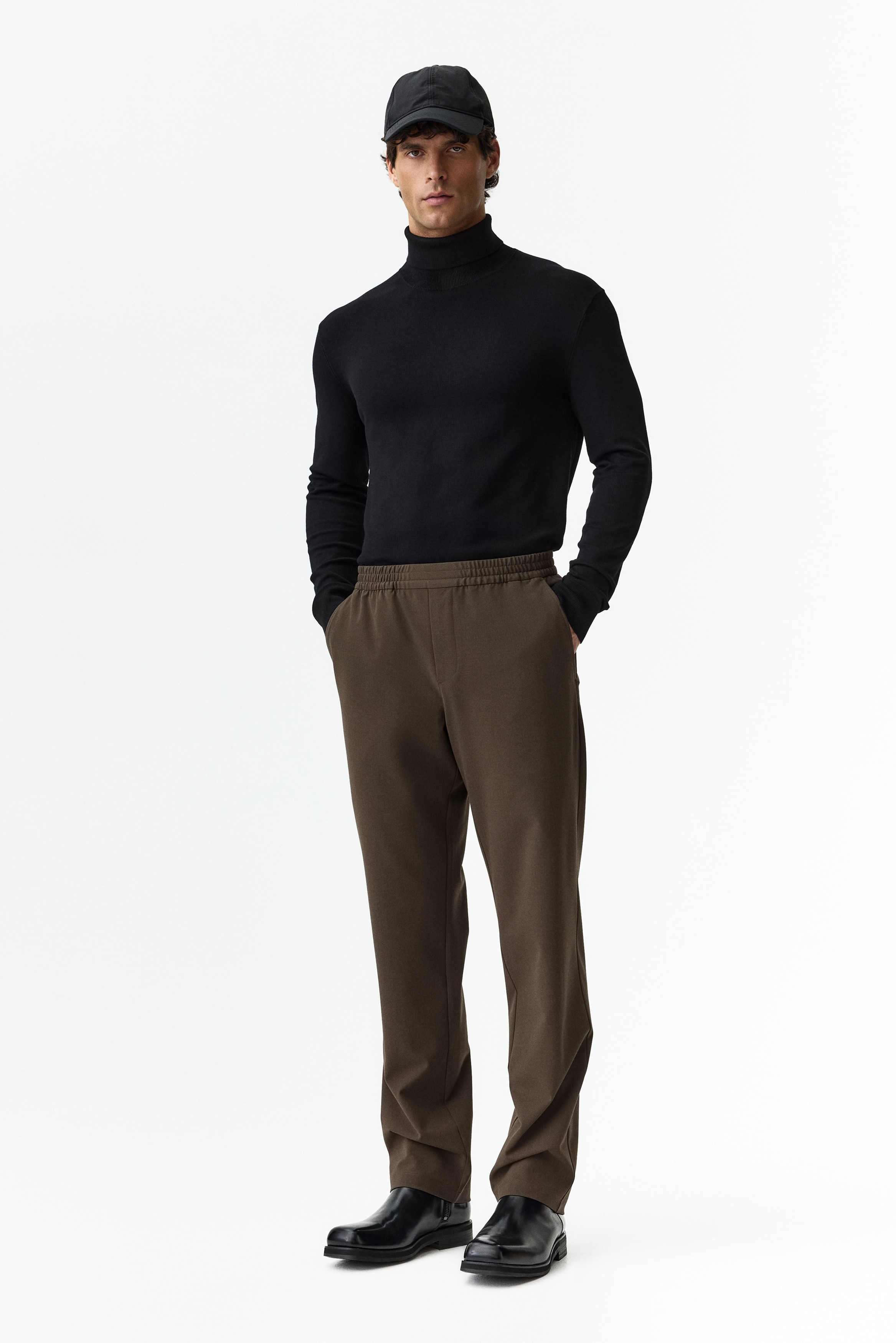 Four-way Stretch Regular Fit Pull-on trousers