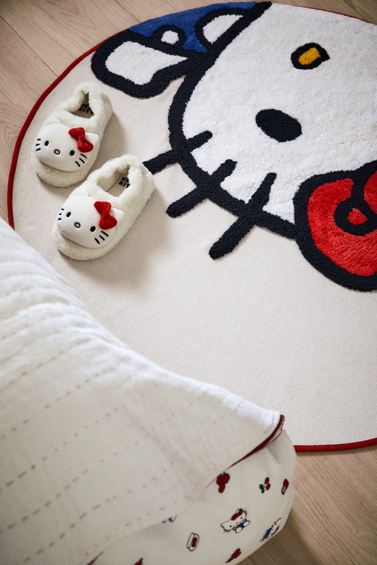 Tapis rond en toile de coton - Crème/Hello Kitty - Home All | H&M FR